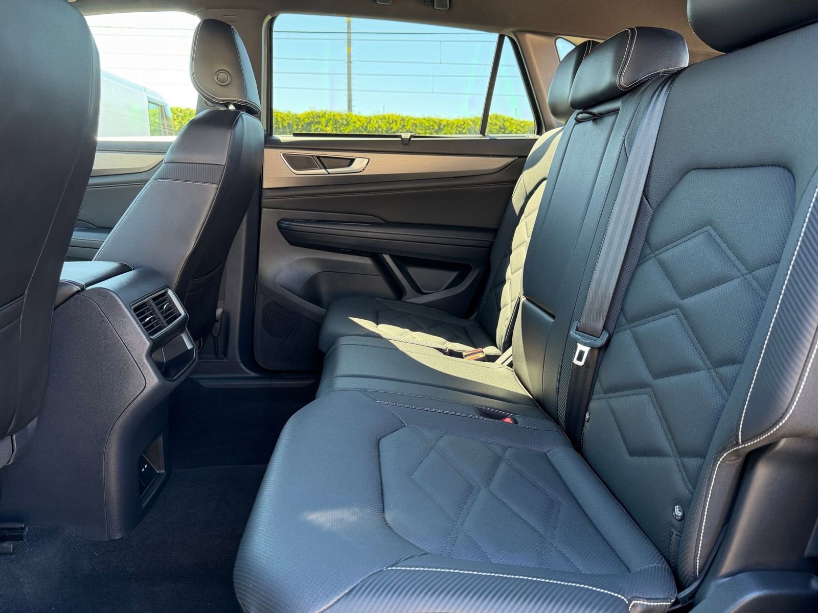 Thumbnail: 2025 Volkswagen Atlas - 25