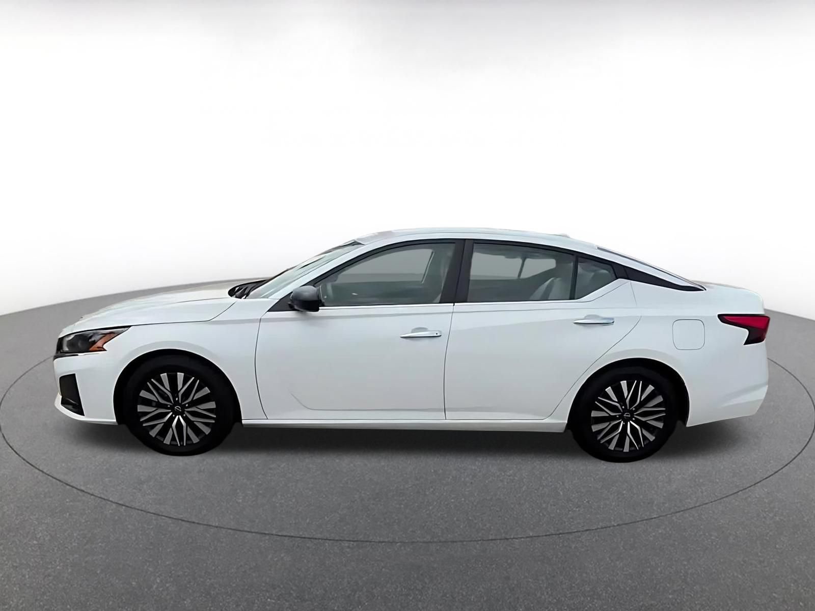 Thumbnail: 2025 Nissan Altima - 12