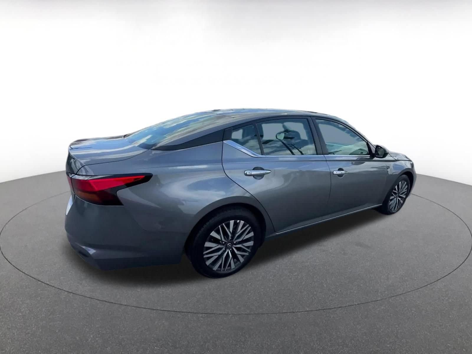 Thumbnail: 2025 Nissan Altima - 13