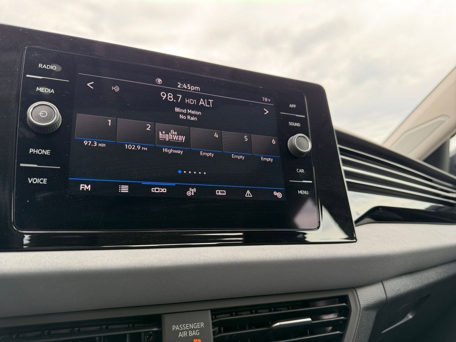 Thumbnail: 2025 Volkswagen Jetta - 21