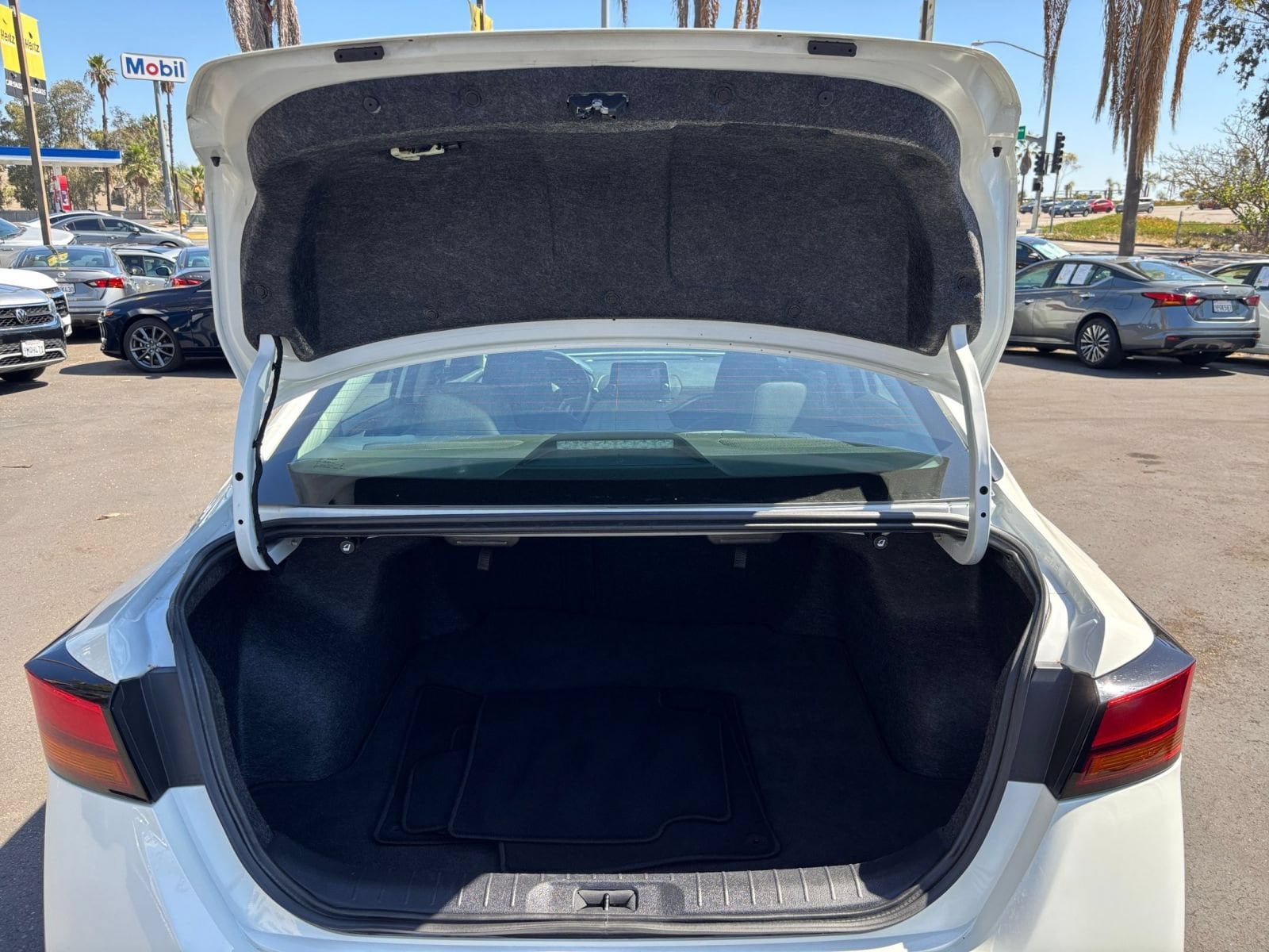 Thumbnail: 2025 Nissan Altima - 30