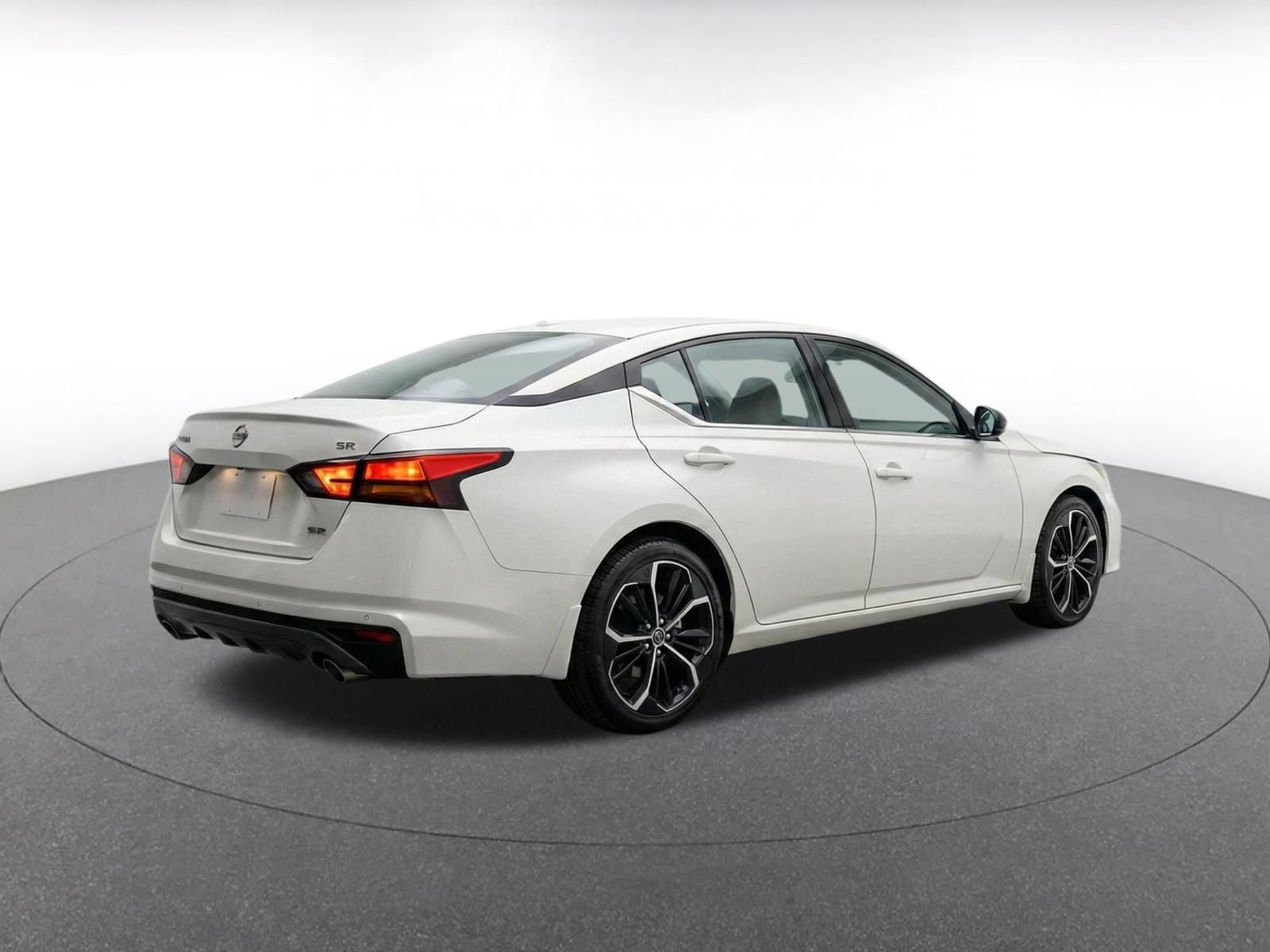 Thumbnail: 2025 Nissan Altima - 9