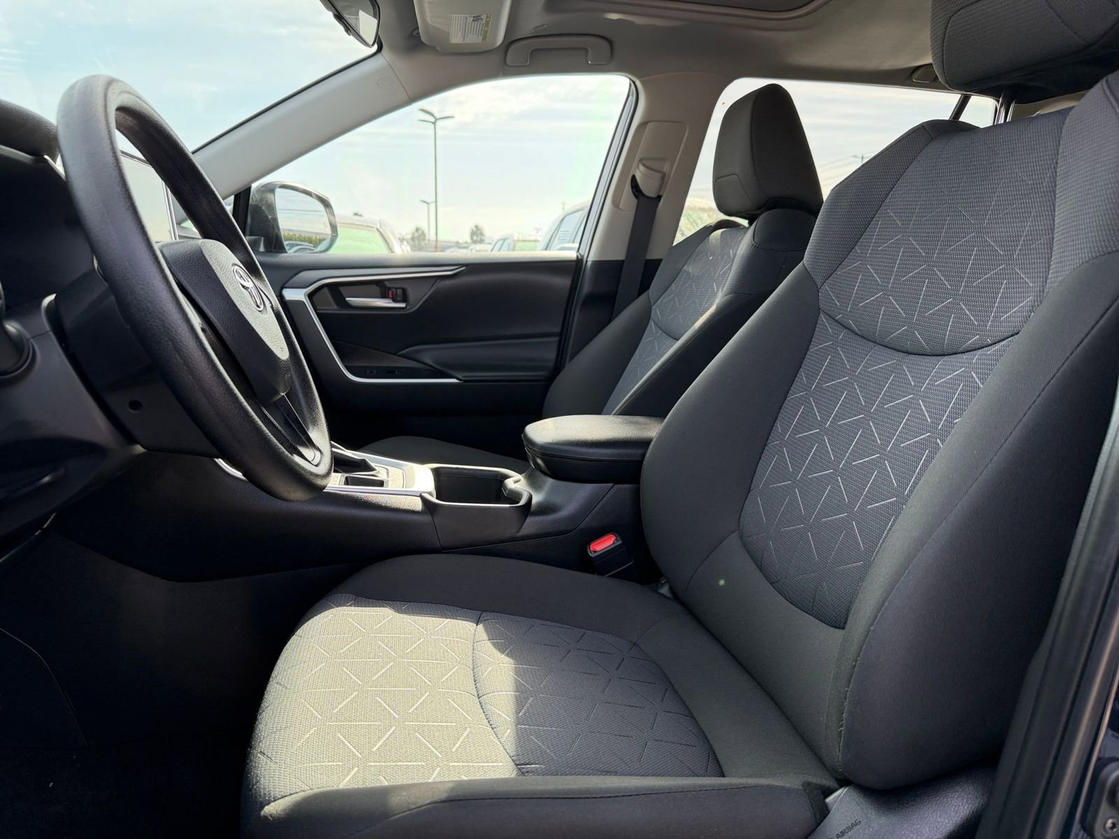 Thumbnail: 2025 Toyota RAV4 - 27