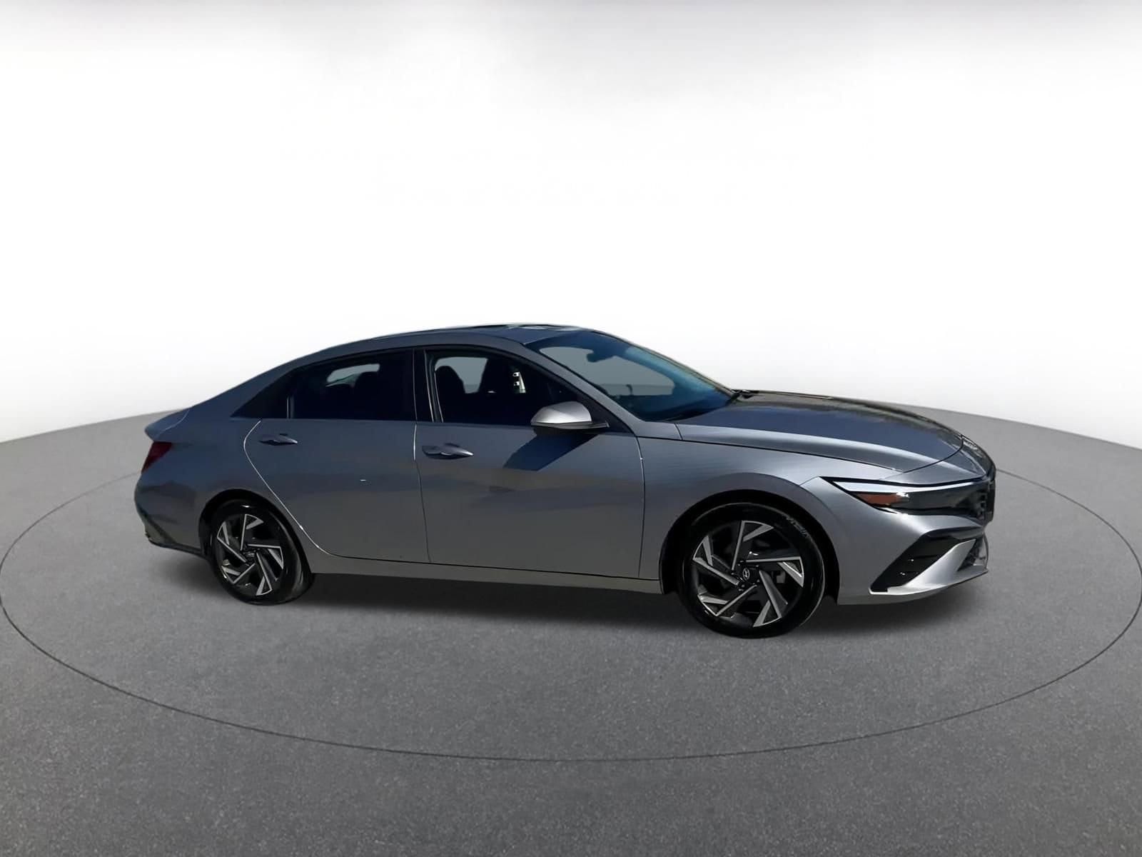 Thumbnail: 2025 Hyundai Elantra - 2