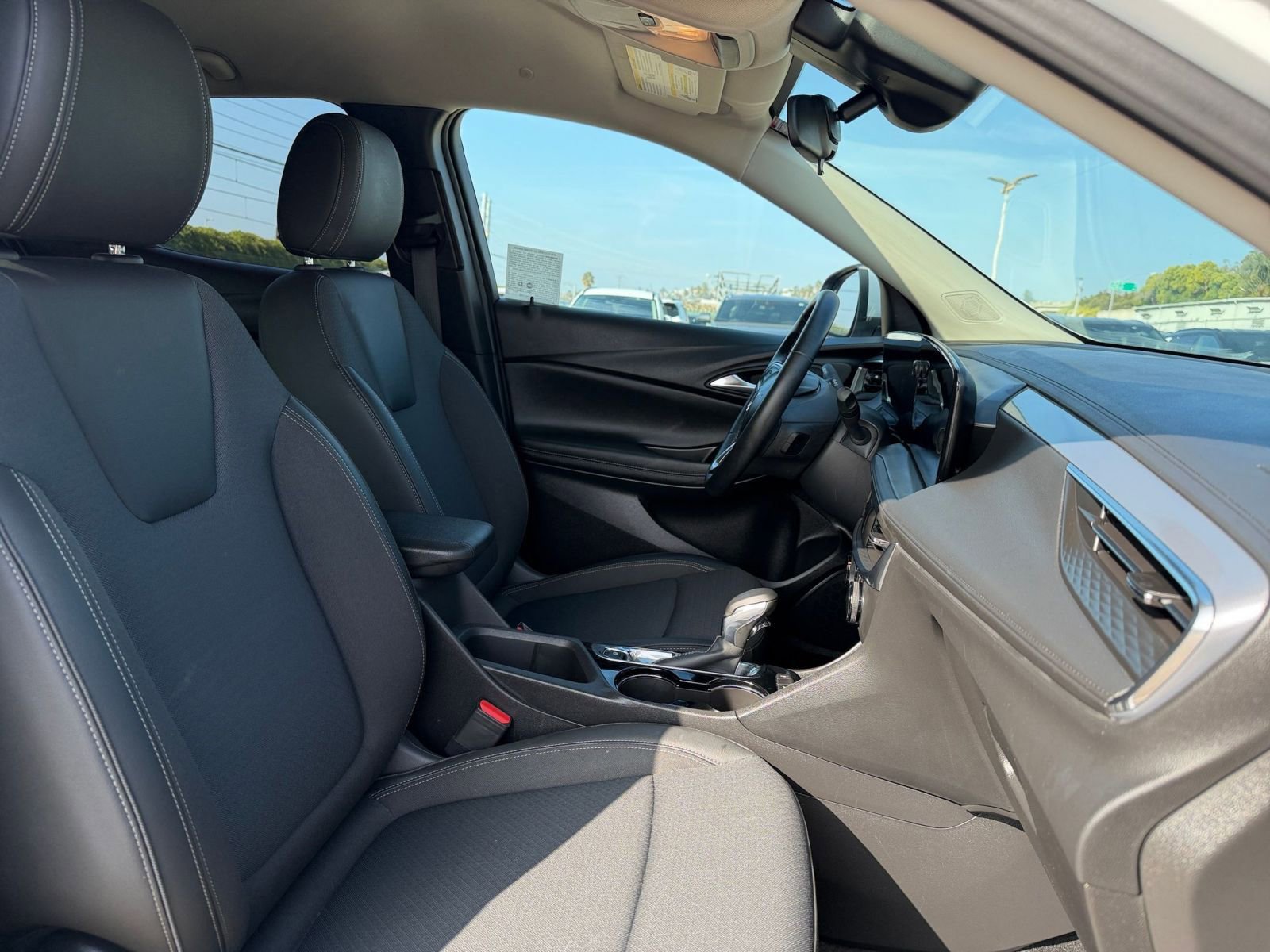 Thumbnail: 2025 Buick Encore GX - 34