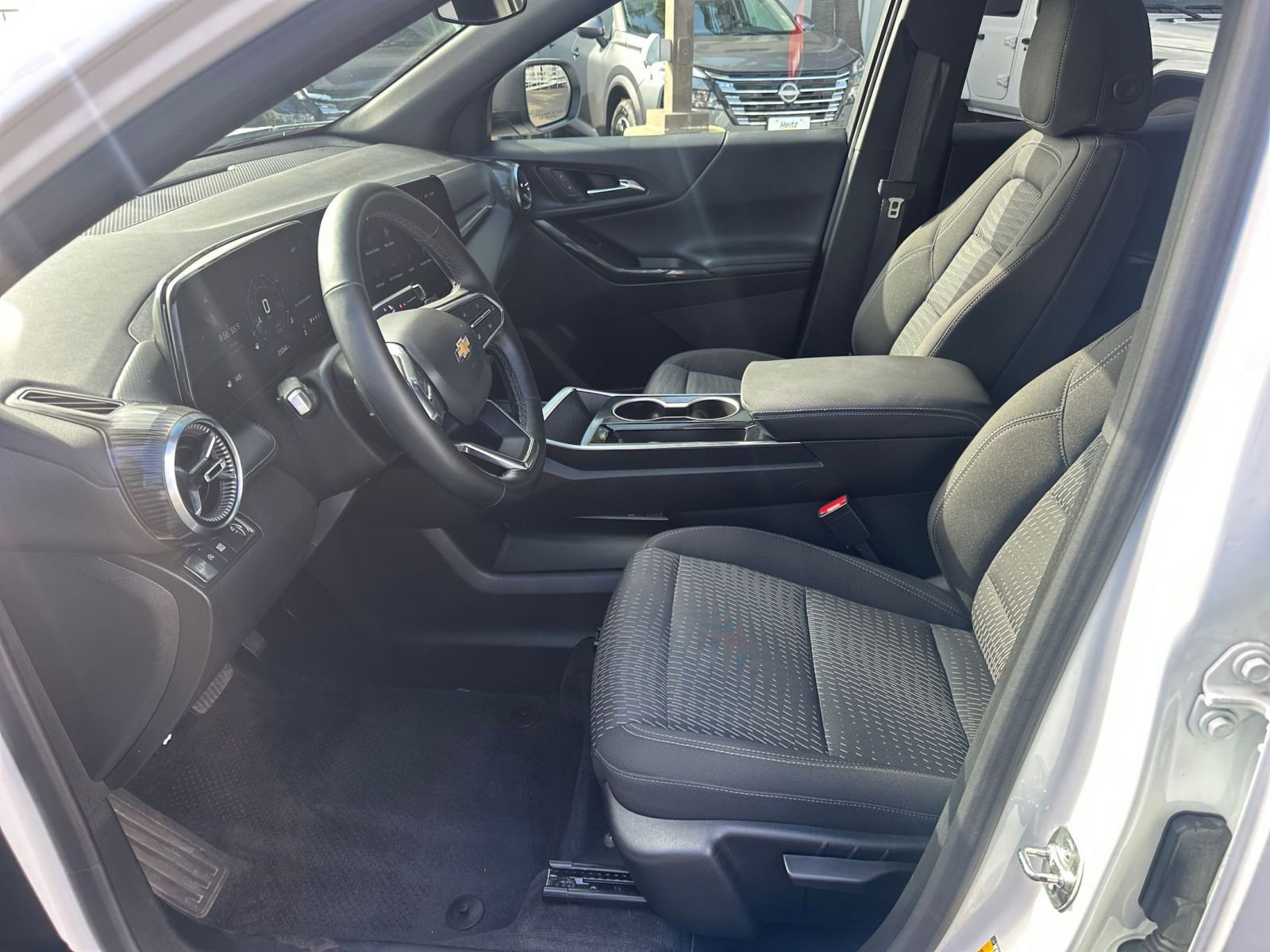 Thumbnail: 2025 Chevrolet Equinox - 25