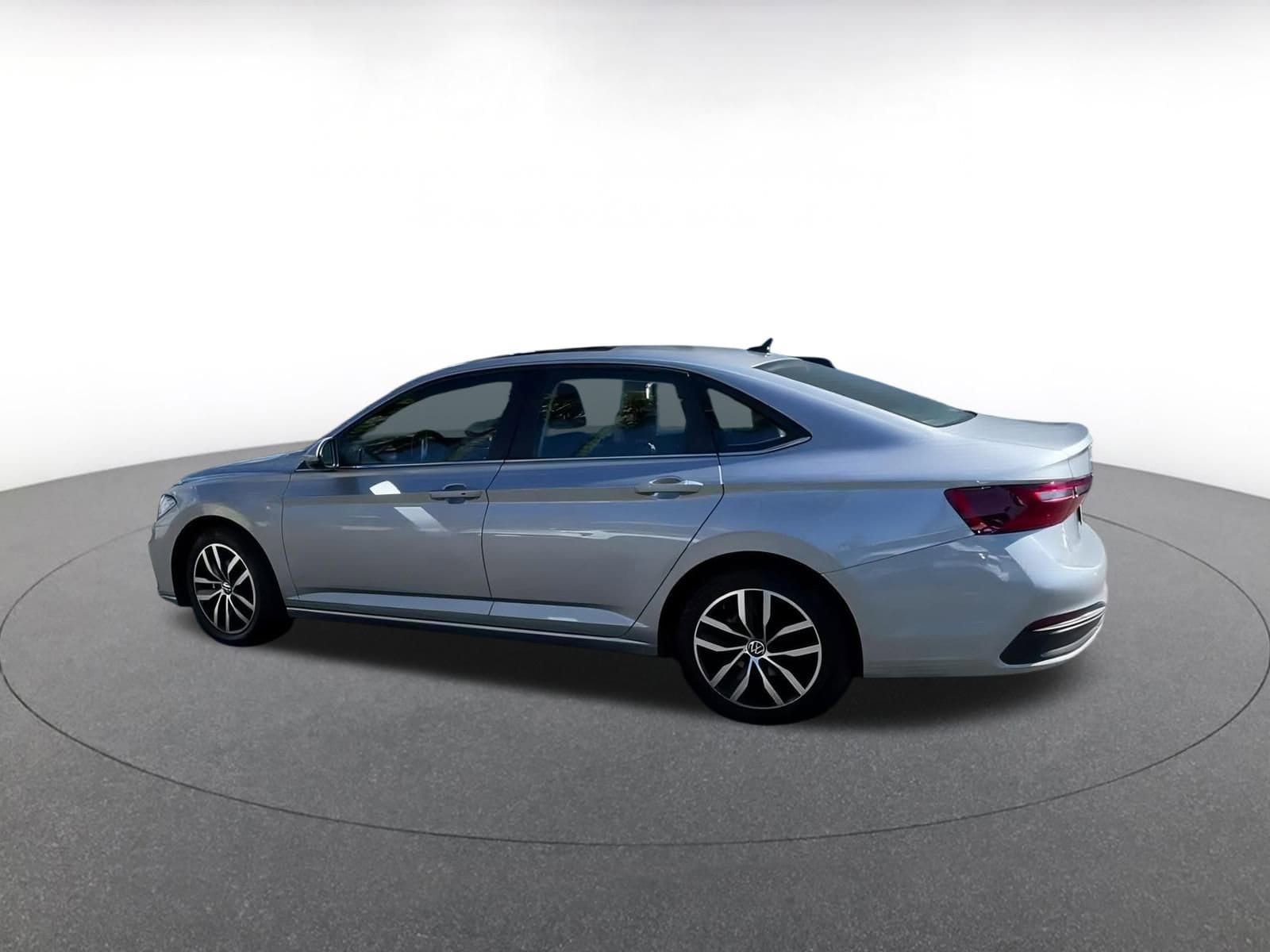 Thumbnail: 2025 Volkswagen Jetta - 10