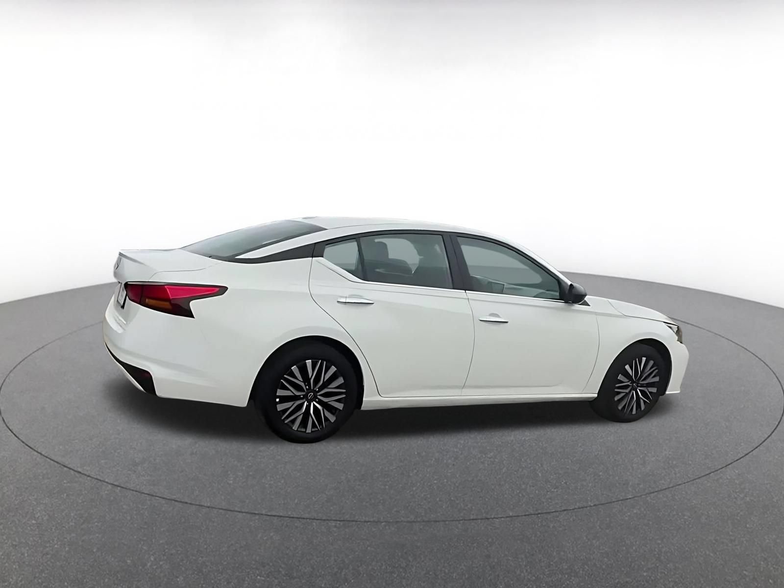 Thumbnail: 2025 Nissan Altima - 13