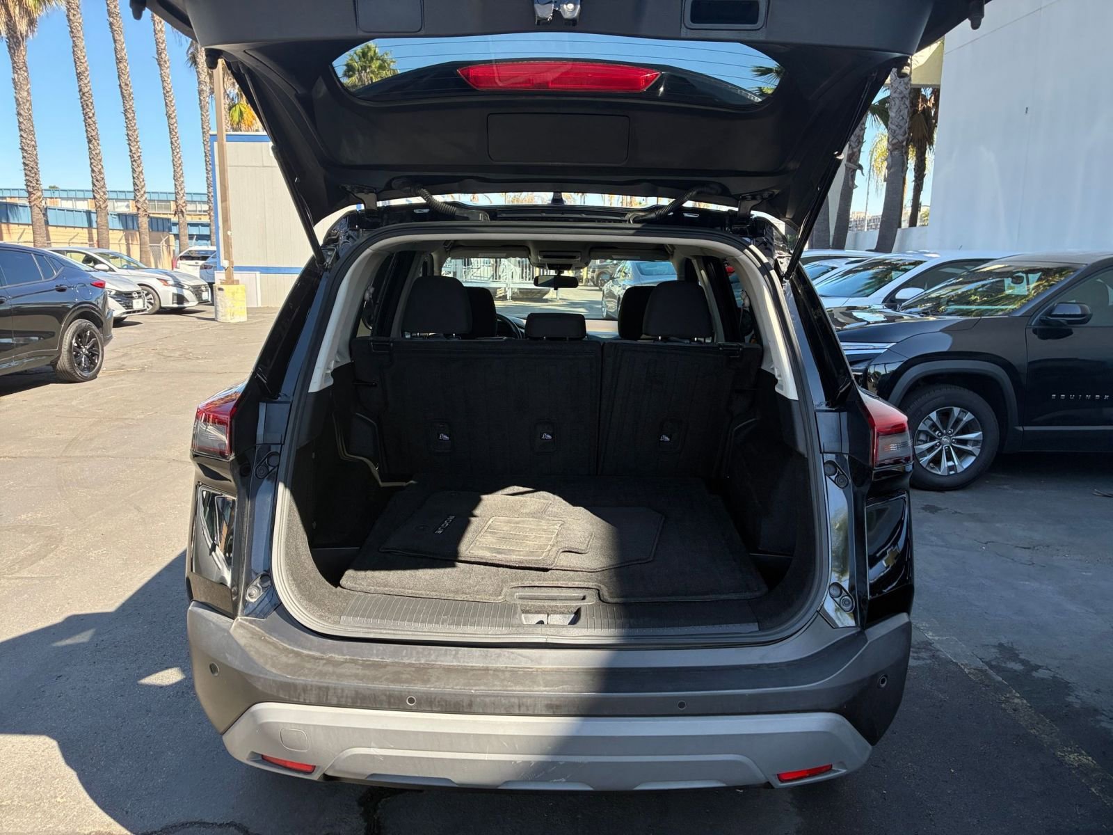 Thumbnail: 2023 Nissan Rogue - 32