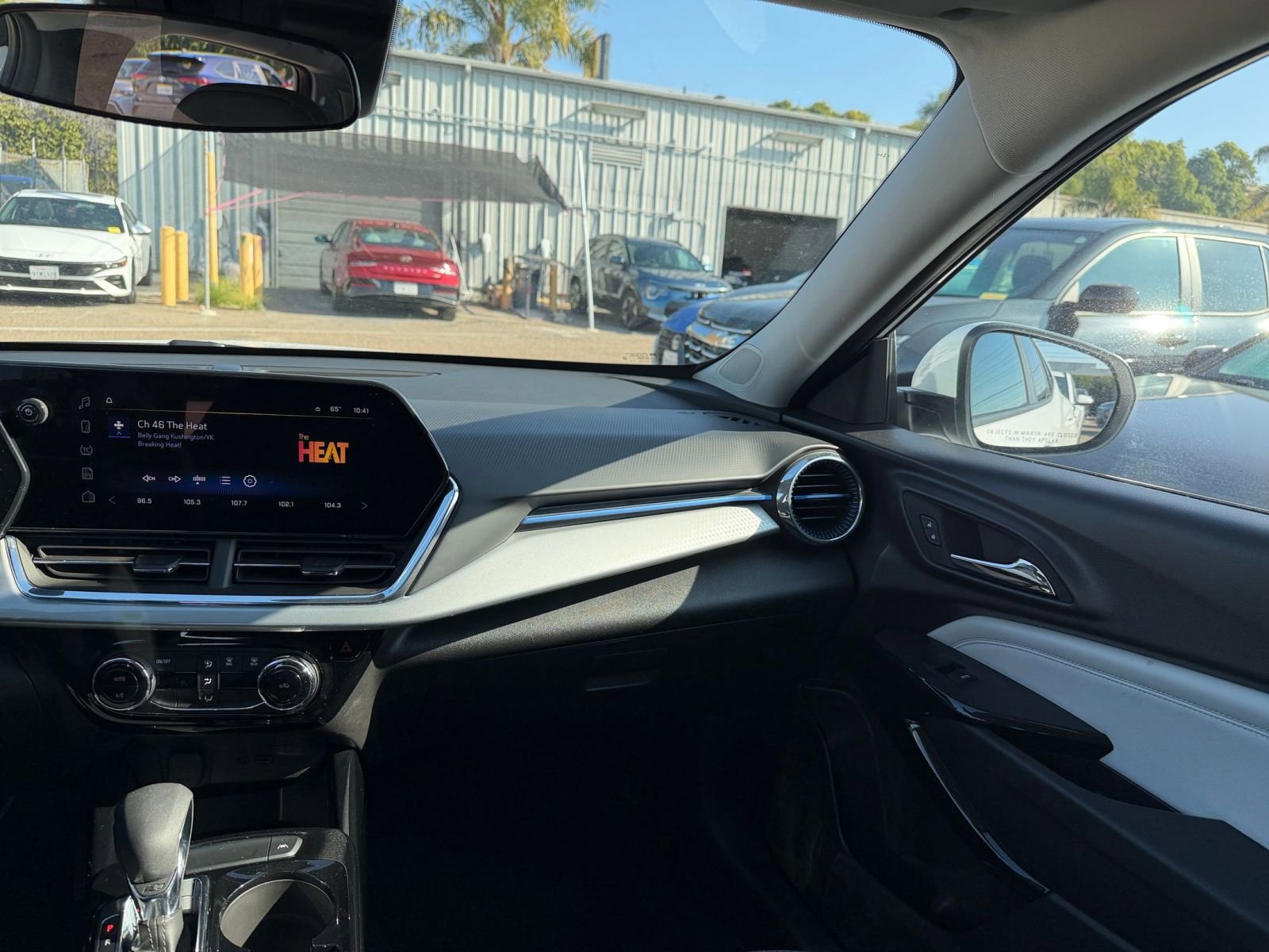 Thumbnail: 2025 Chevrolet Trax - 33