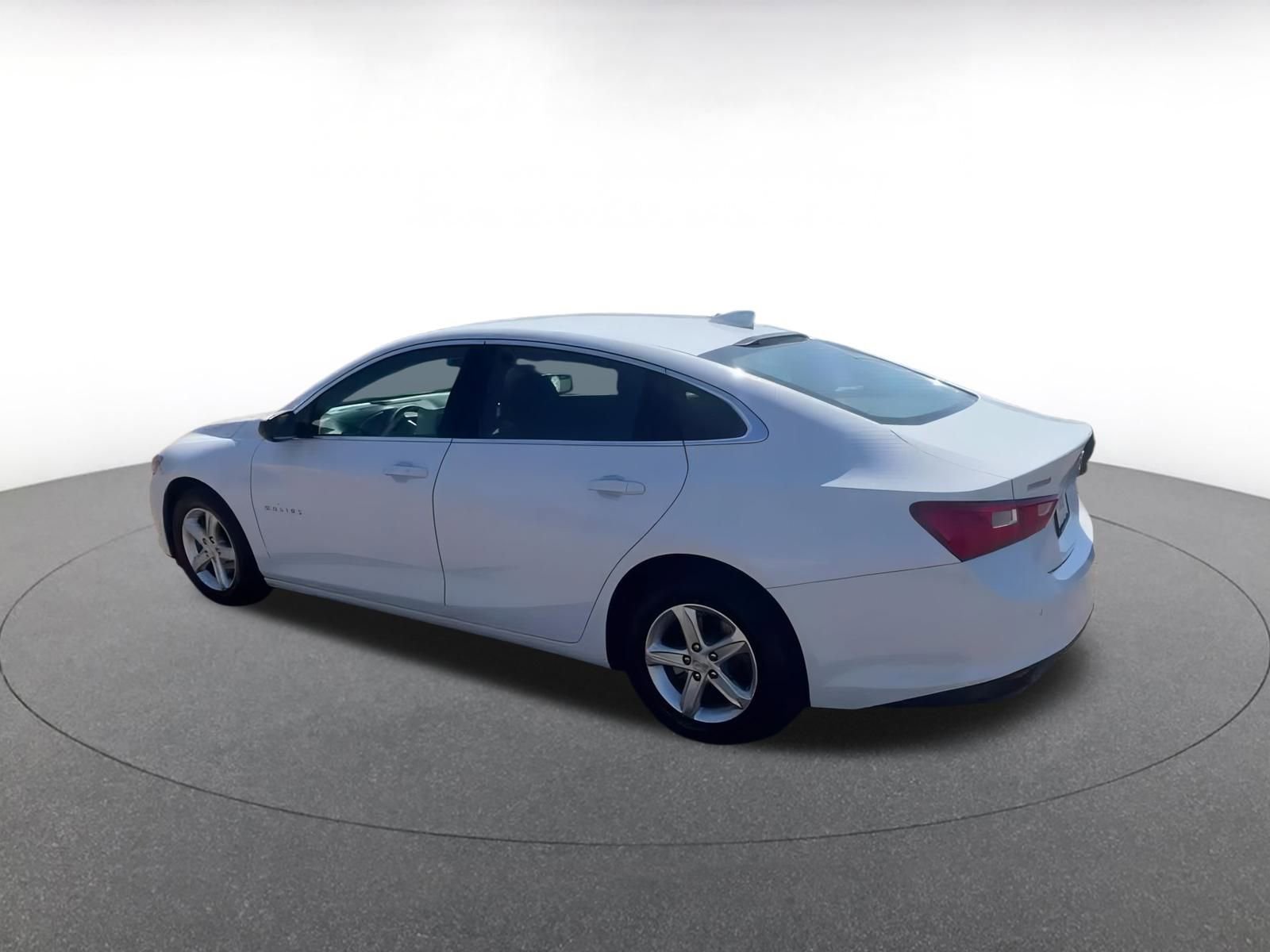 Thumbnail: 2024 Chevrolet Malibu - 10