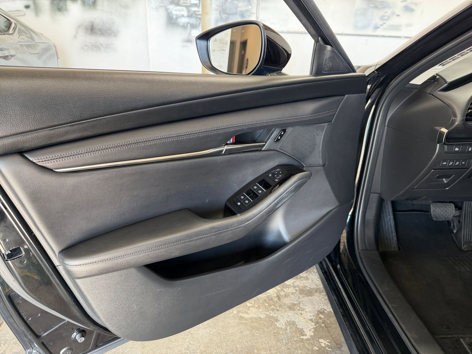 Thumbnail: 2025 Mazda Mazda3 - 20