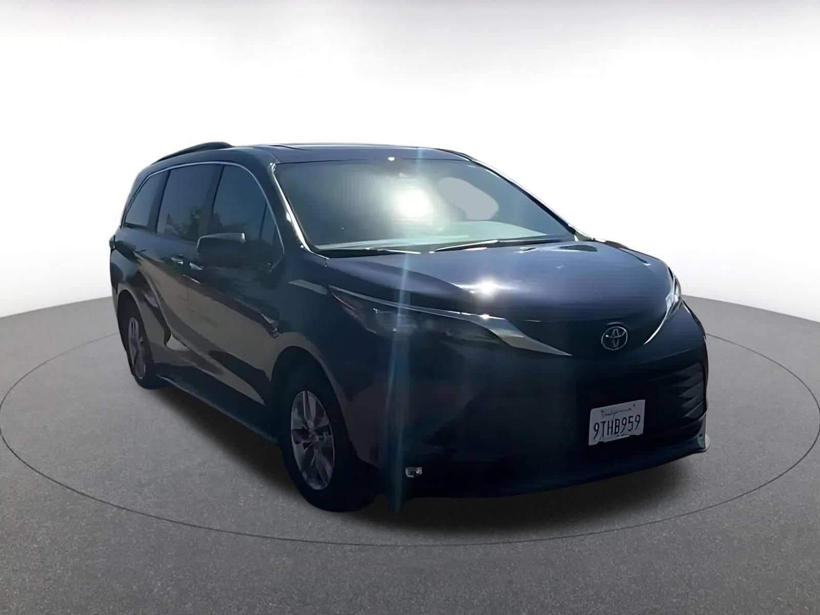 Thumbnail: 2025 Toyota Sienna - 3