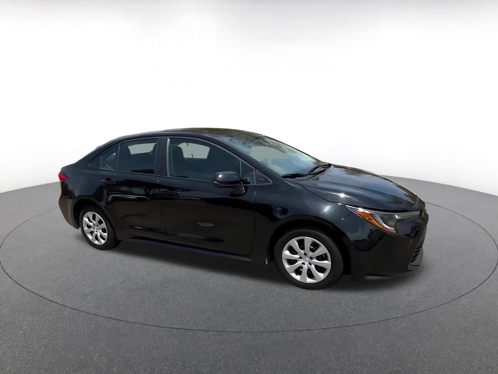 Thumbnail: 2025 Toyota Corolla - 2
