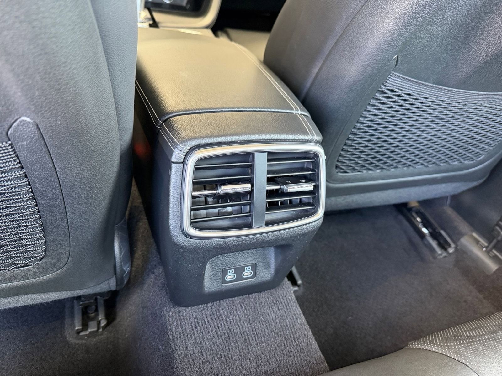 Thumbnail: 2025 Genesis G70 - 25