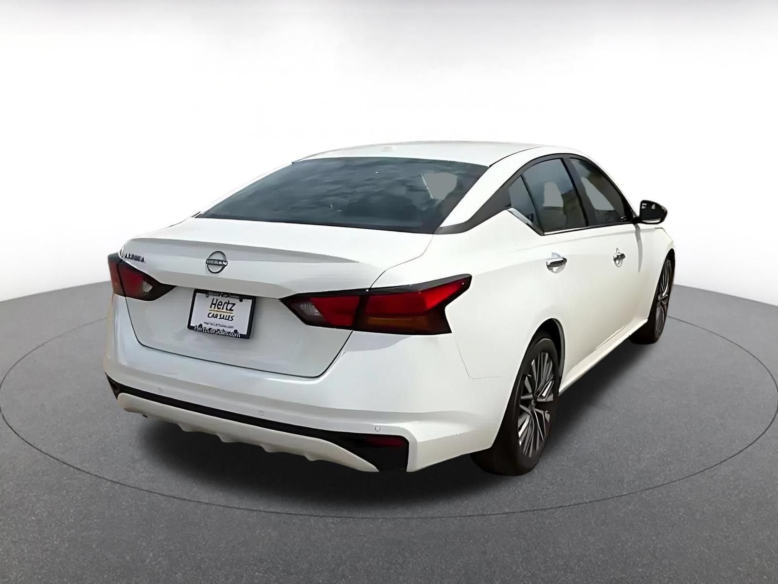 Thumbnail: 2025 Nissan Altima - 11