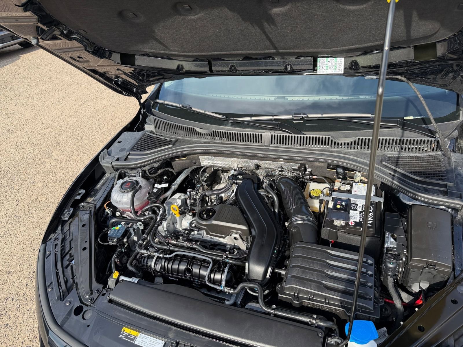 Thumbnail: 2025 Volkswagen Jetta - 31