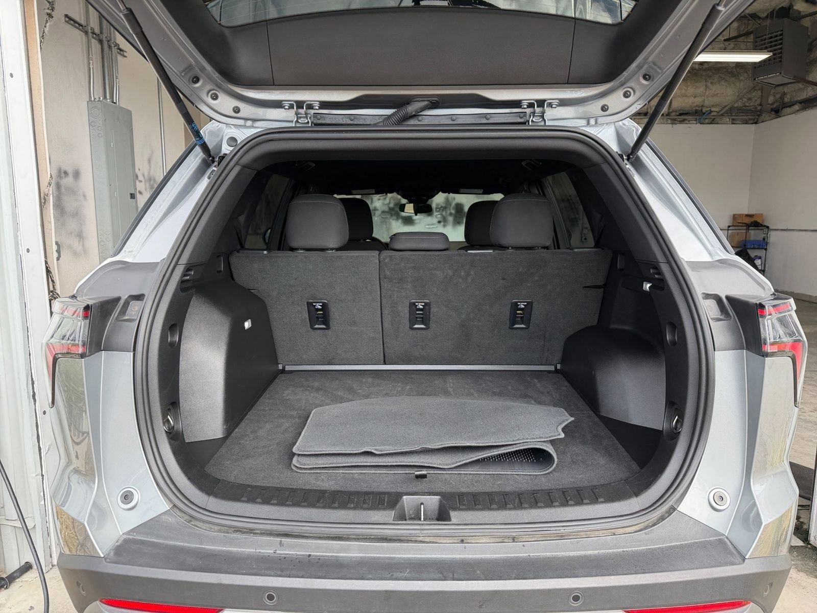 Thumbnail: 2025 Chevrolet Equinox - 30