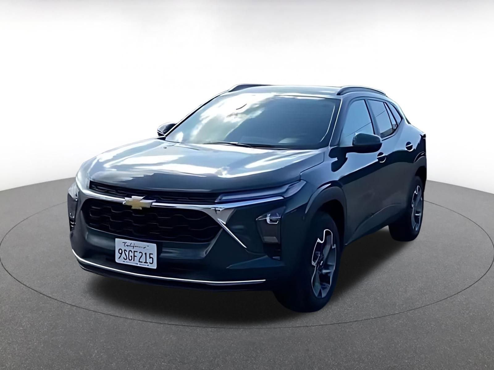 Thumbnail: 2025 Chevrolet Trax - 4
