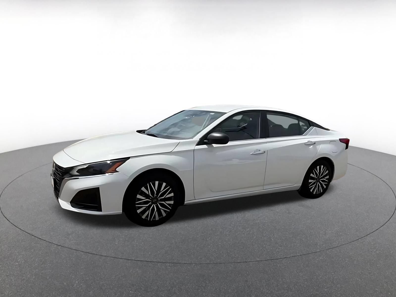 Thumbnail: 2025 Nissan Altima - 6
