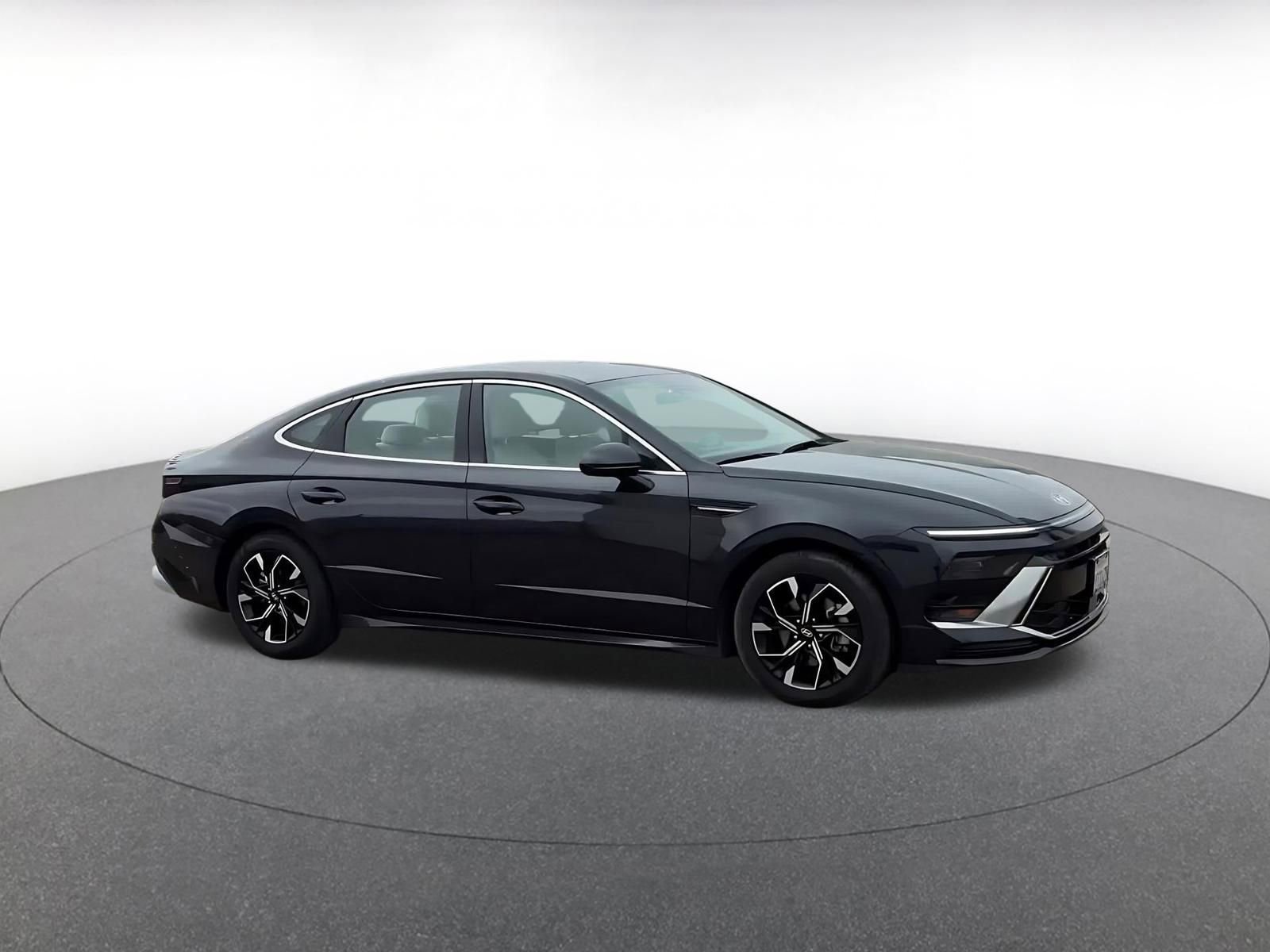 Thumbnail: 2025 Hyundai Sonata - 2