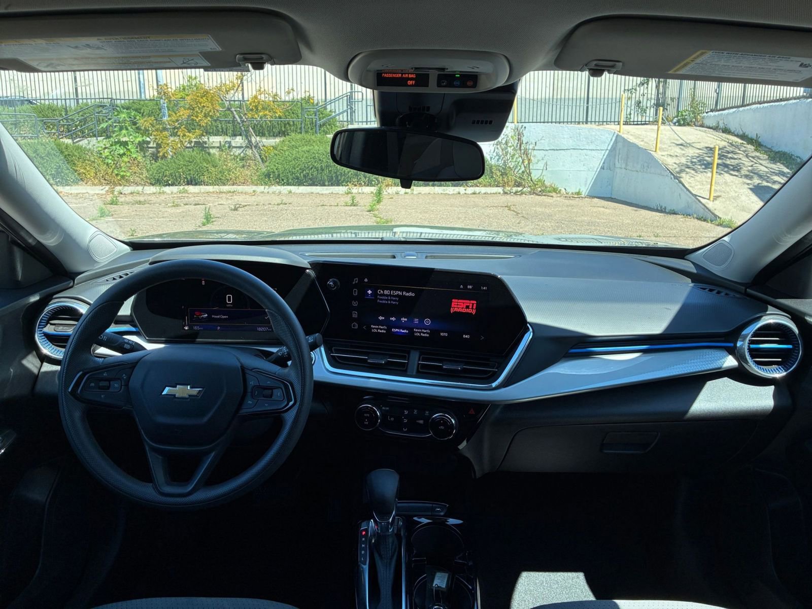 Thumbnail: 2025 Chevrolet Trax - 32