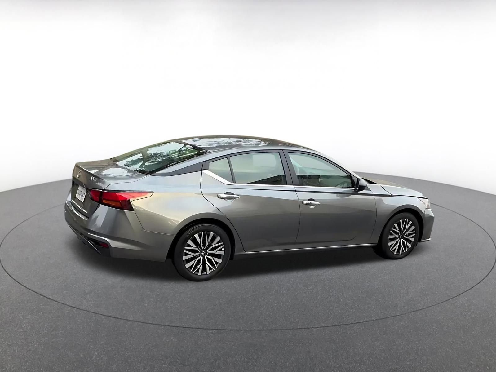 Thumbnail: 2025 Nissan Altima - 15