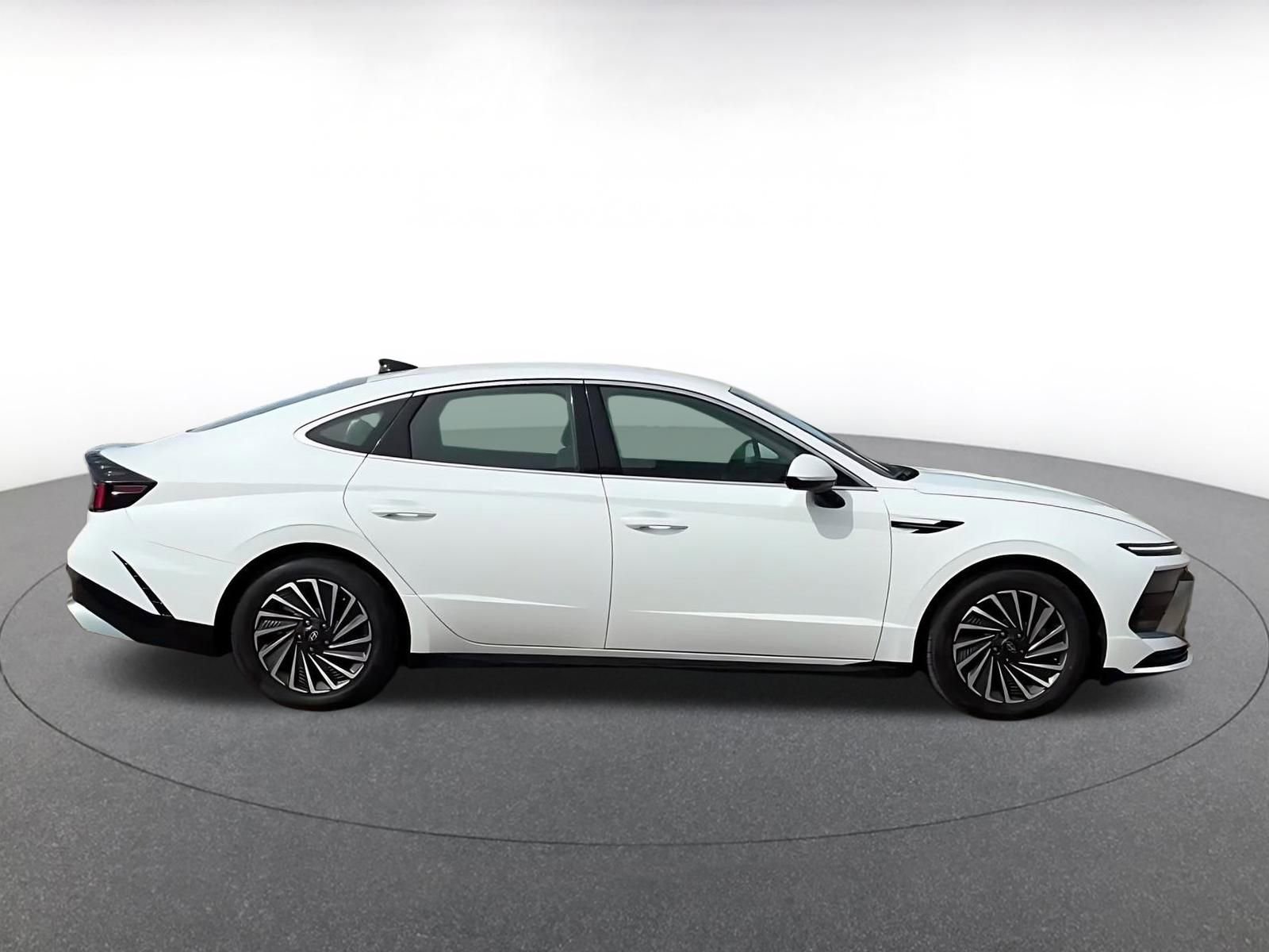 Thumbnail: 2025 Hyundai Sonata - 16