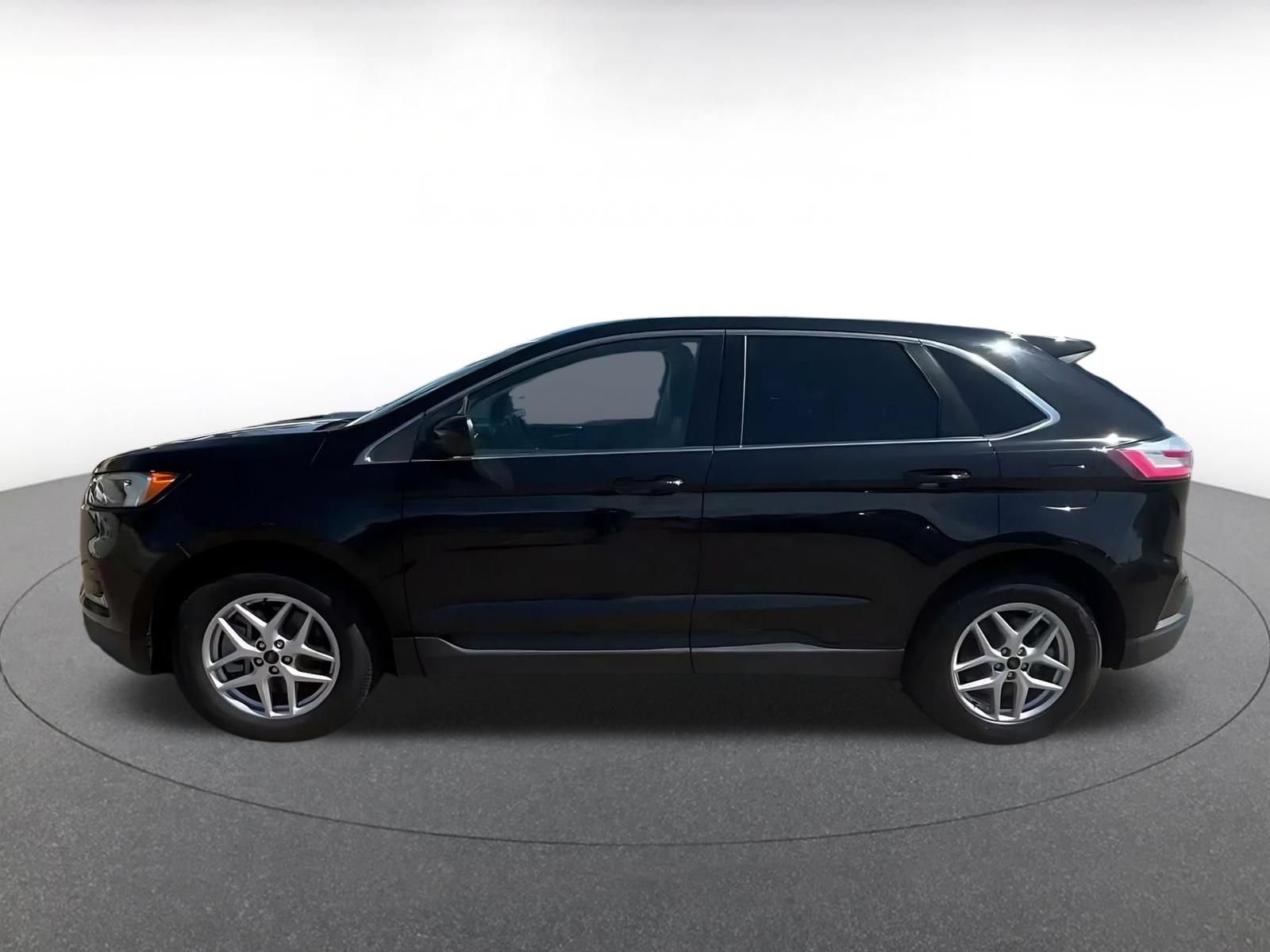 Thumbnail: 2023 Ford Edge - 9