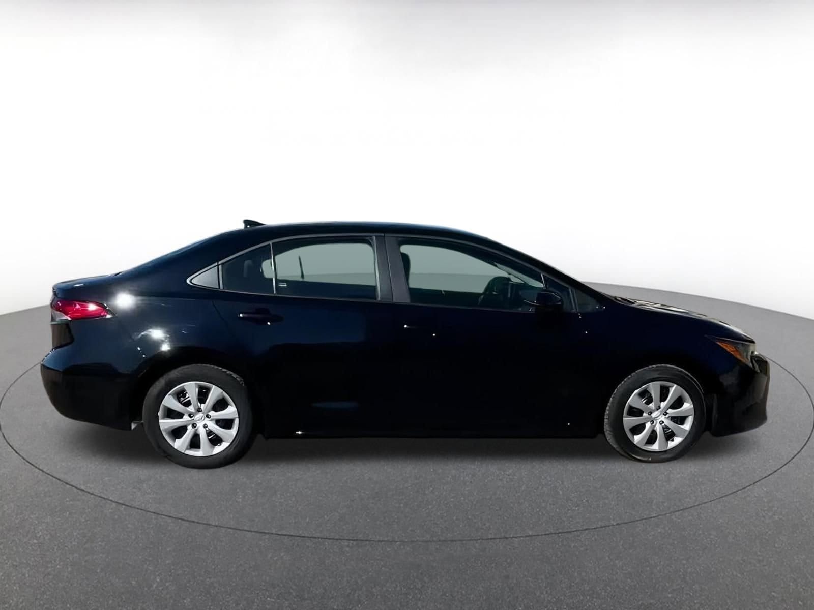 Thumbnail: 2025 Toyota Corolla - 16