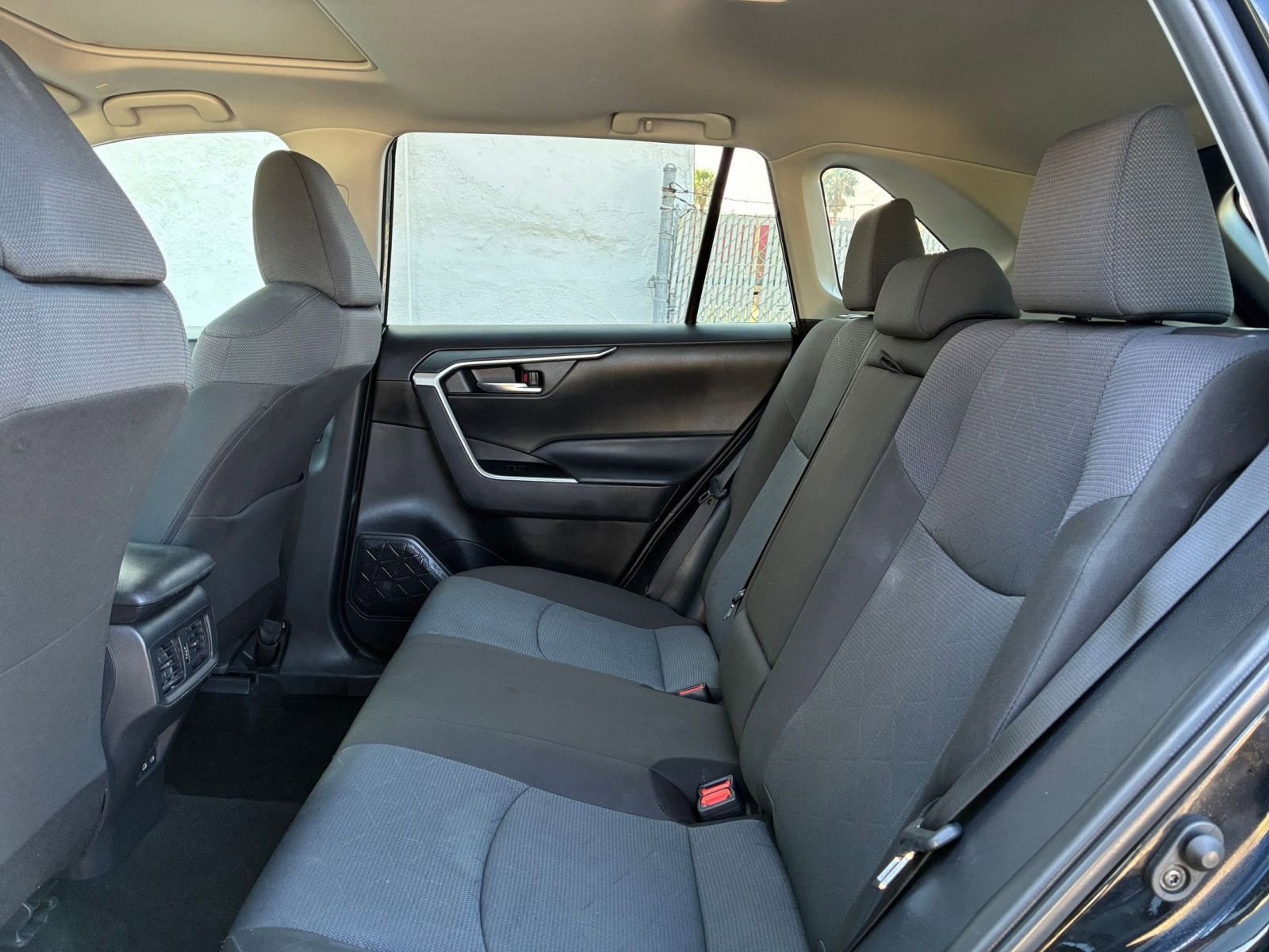 Thumbnail: 2025 Toyota RAV4 - 27