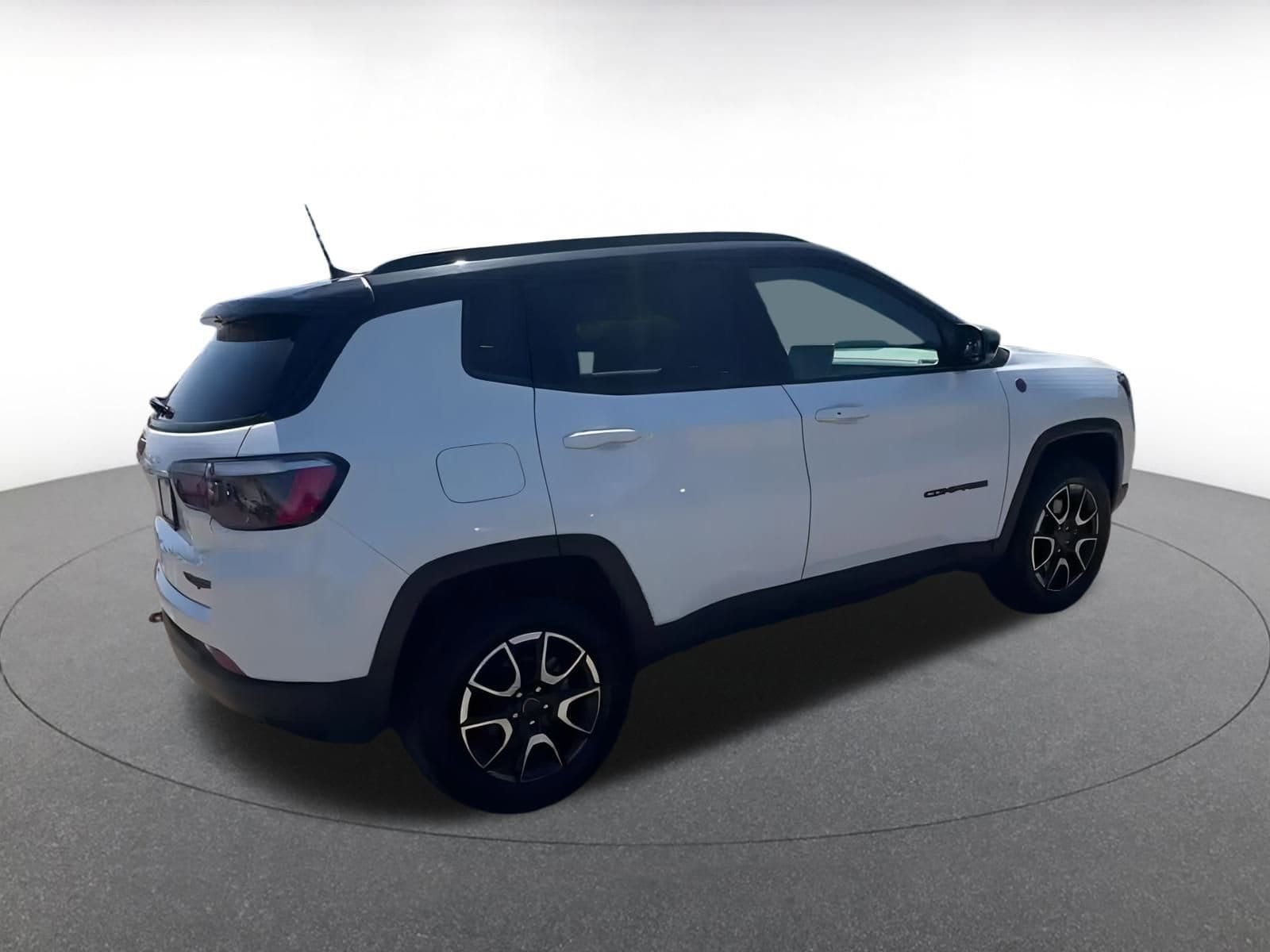 Thumbnail: 2025 Jeep Compass - 14