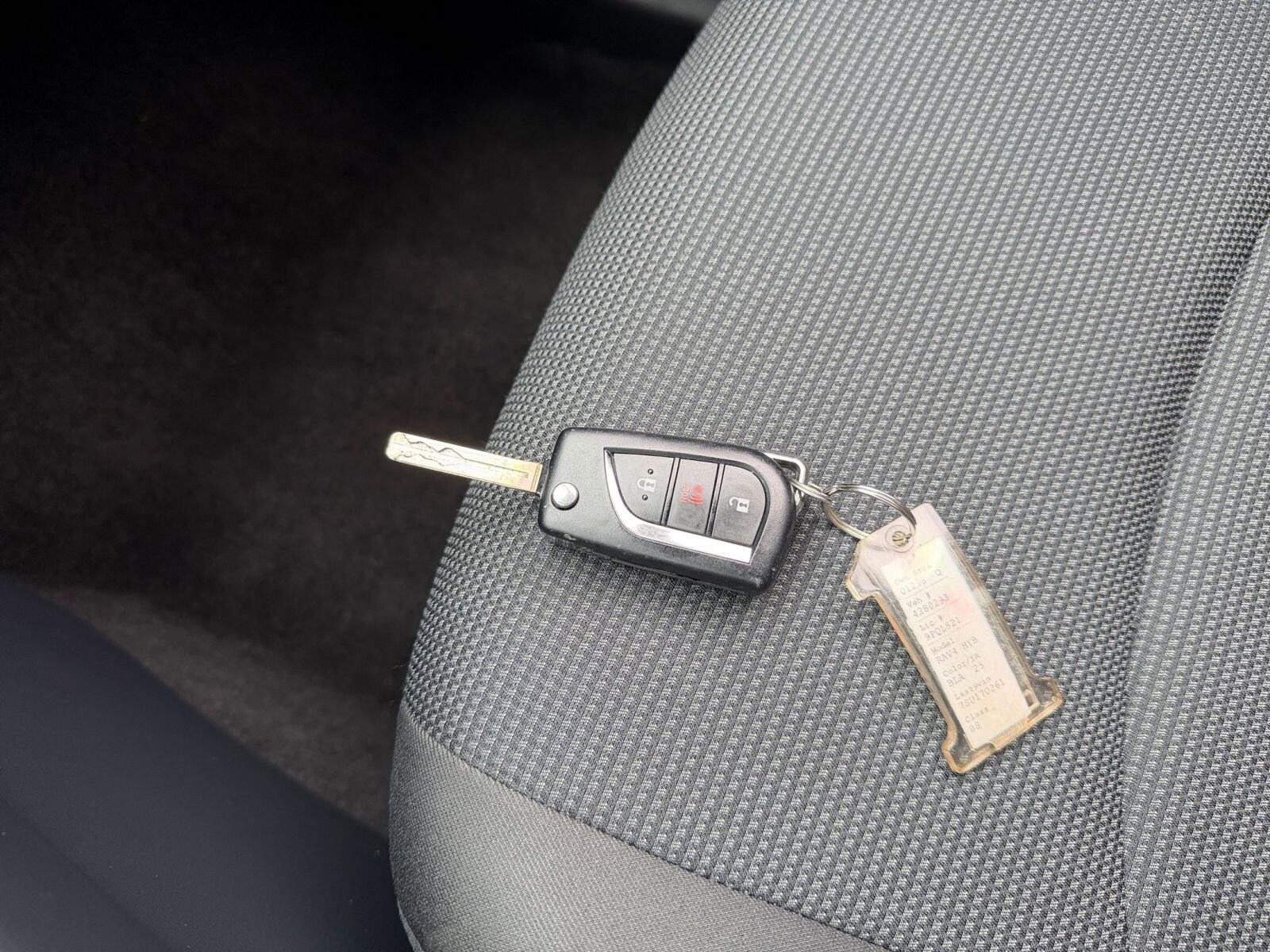 Thumbnail: 2025 Toyota RAV4 - 22