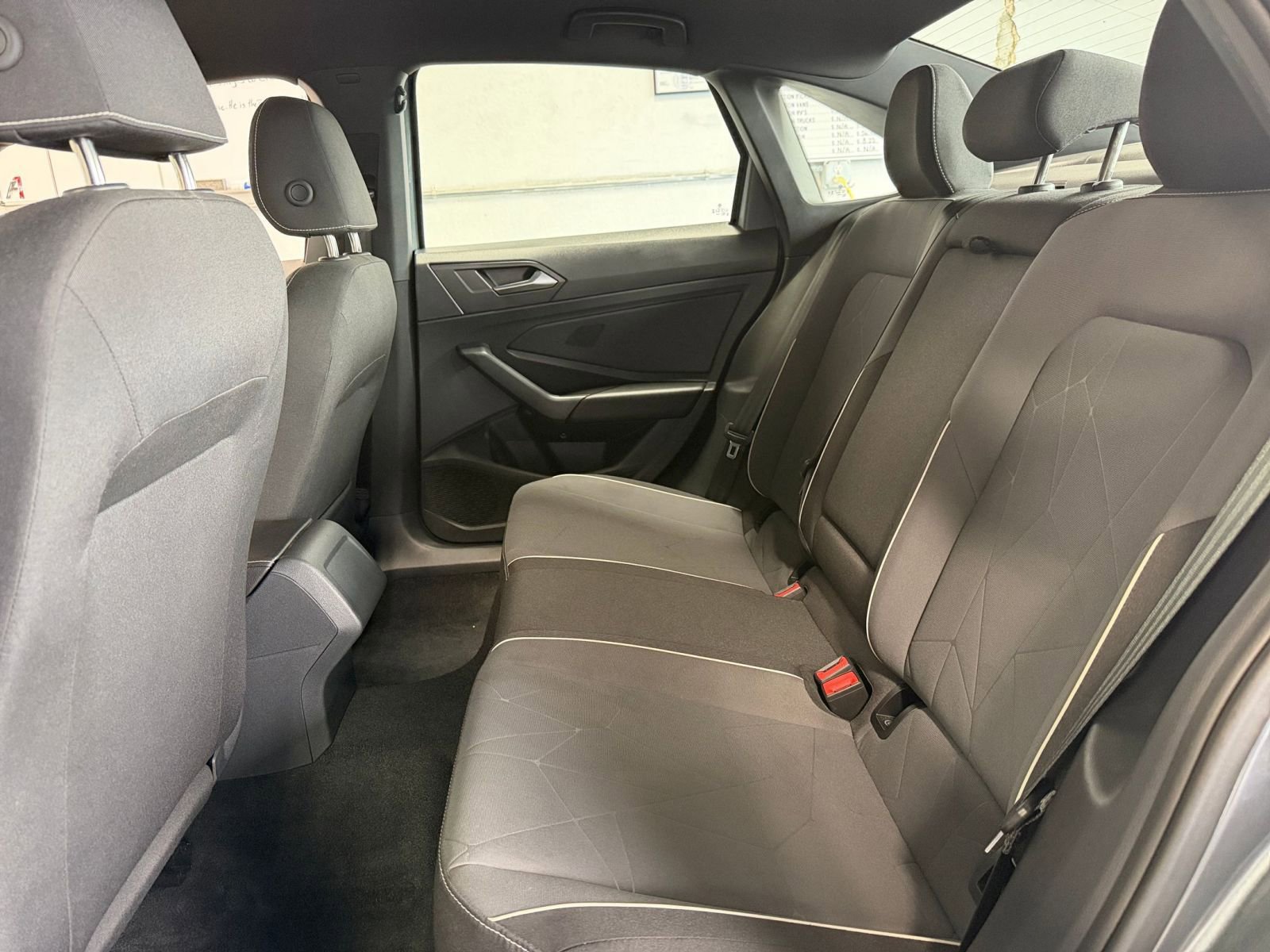 Thumbnail: 2025 Volkswagen Jetta - 23