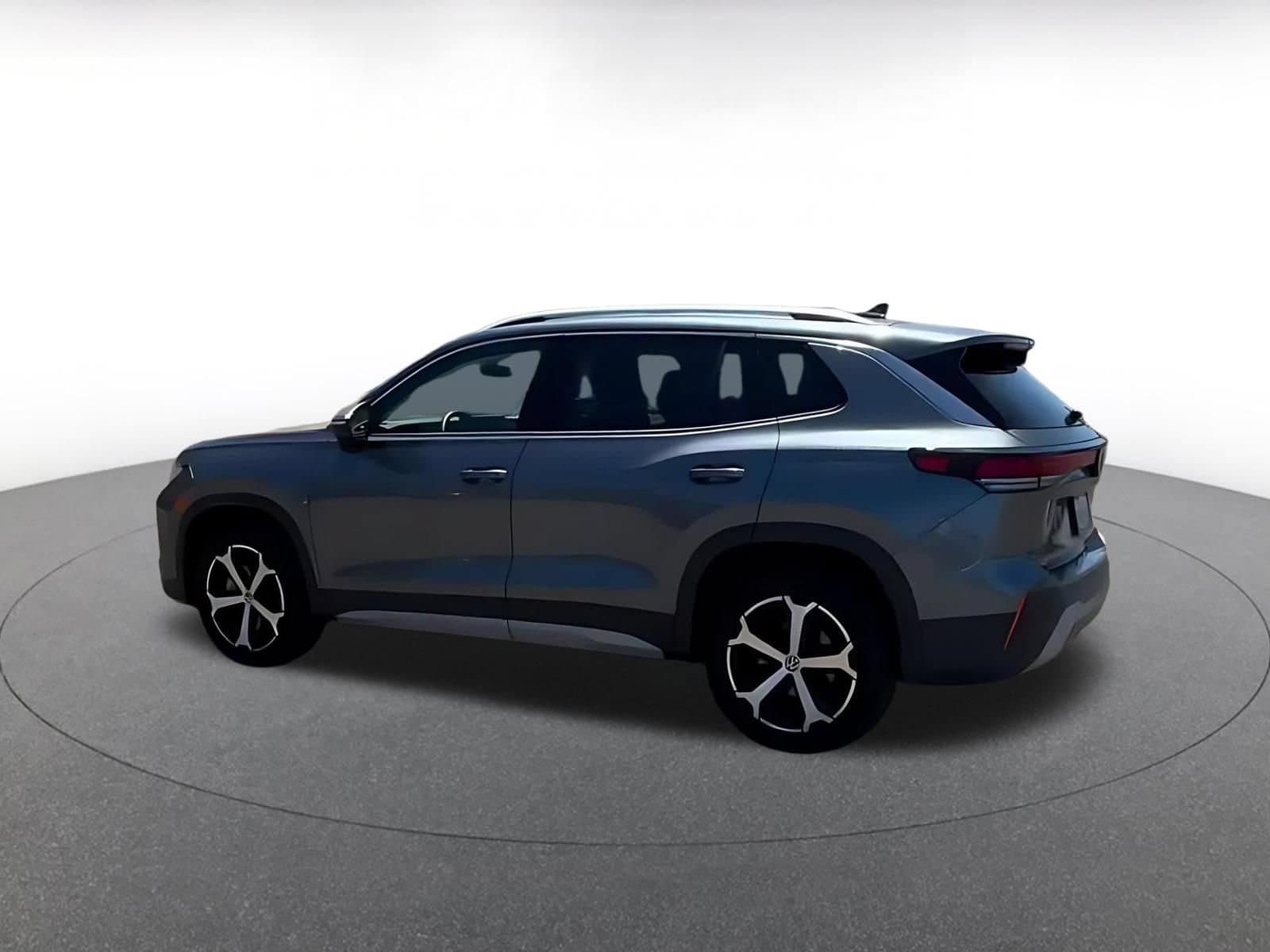 Thumbnail: 2026 Volkswagen Tiguan - 4