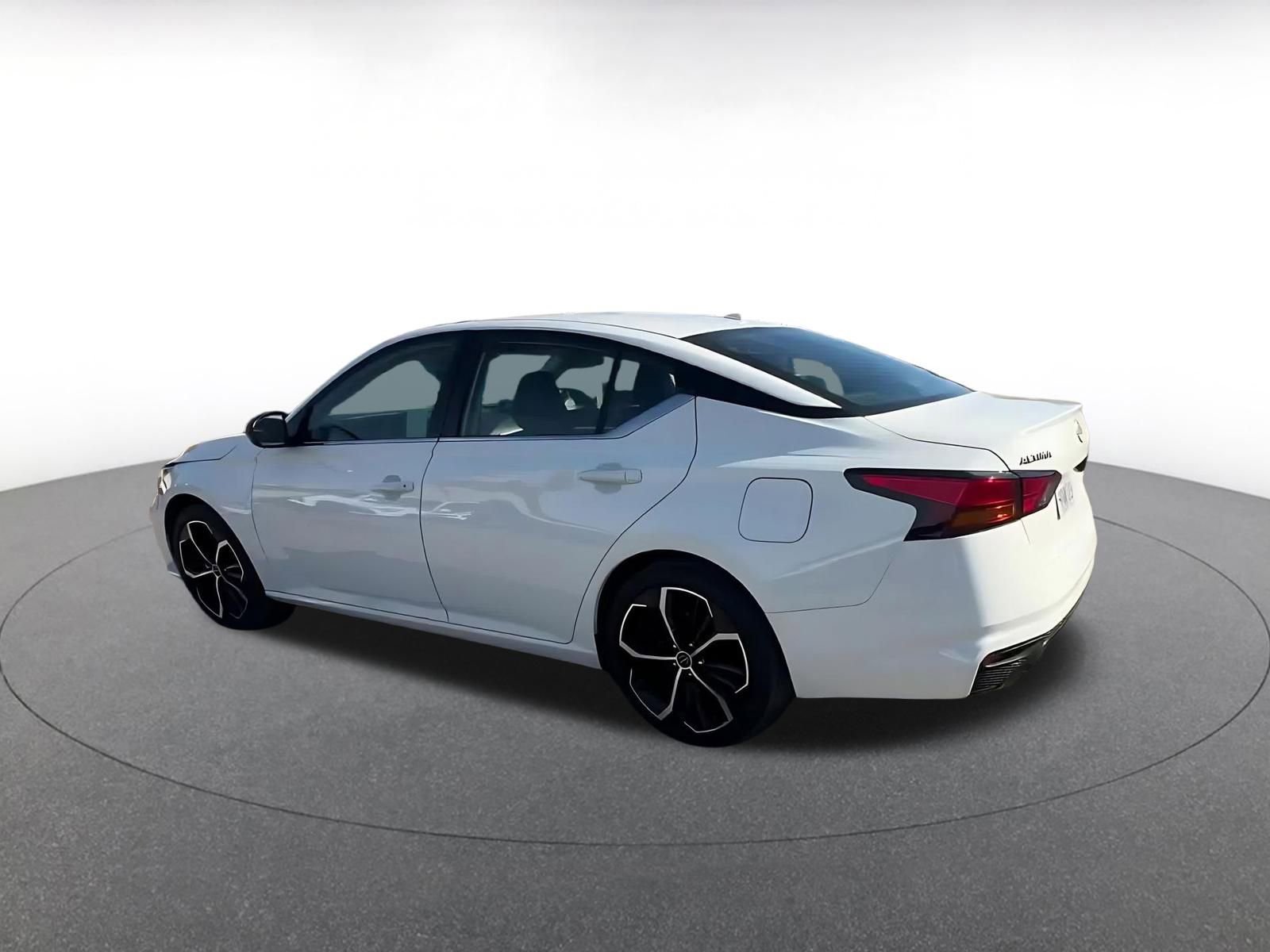 Thumbnail: 2025 Nissan Altima - 10