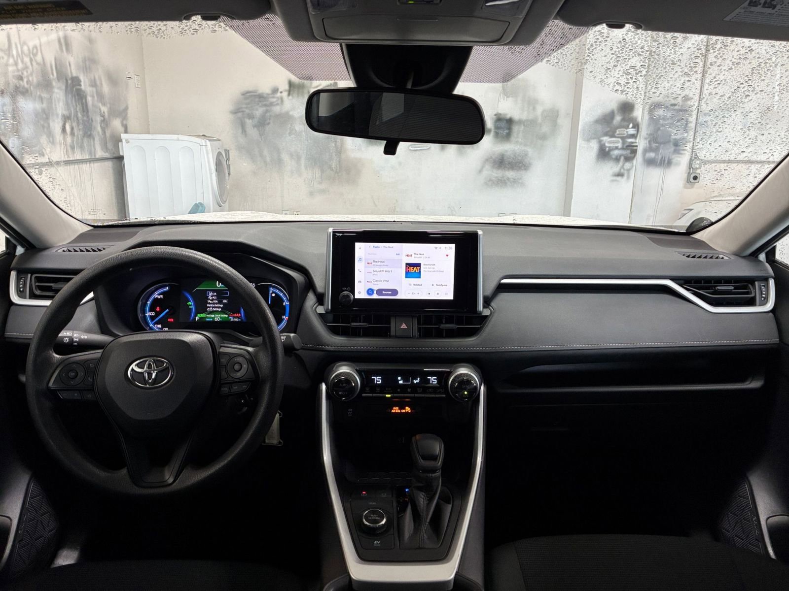 Thumbnail: 2025 Toyota RAV4 - 32