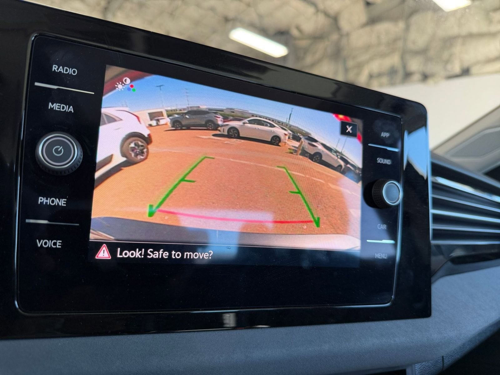 Thumbnail: 2025 Volkswagen Jetta - 17