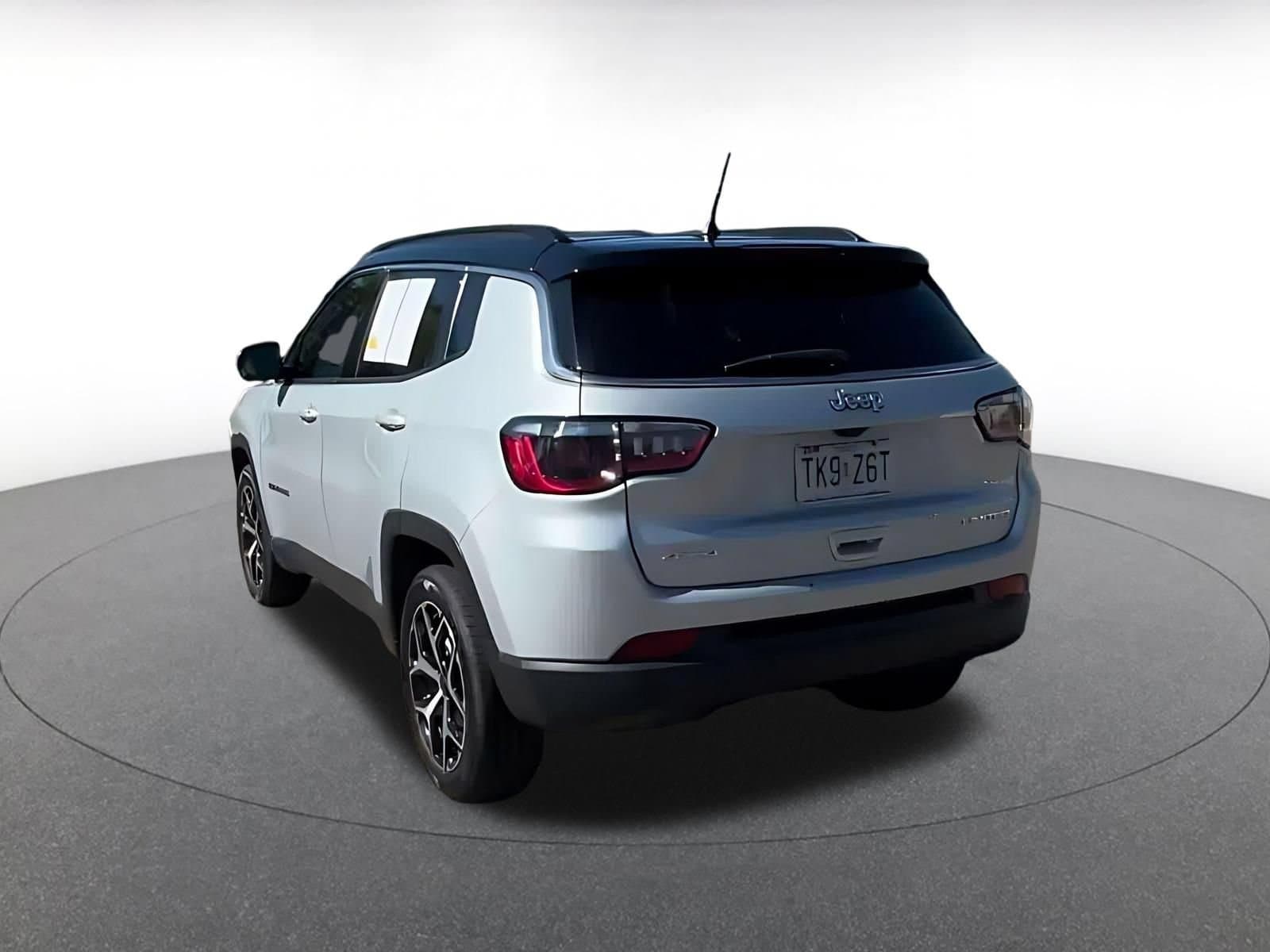 Thumbnail: 2025 Jeep Compass - 9