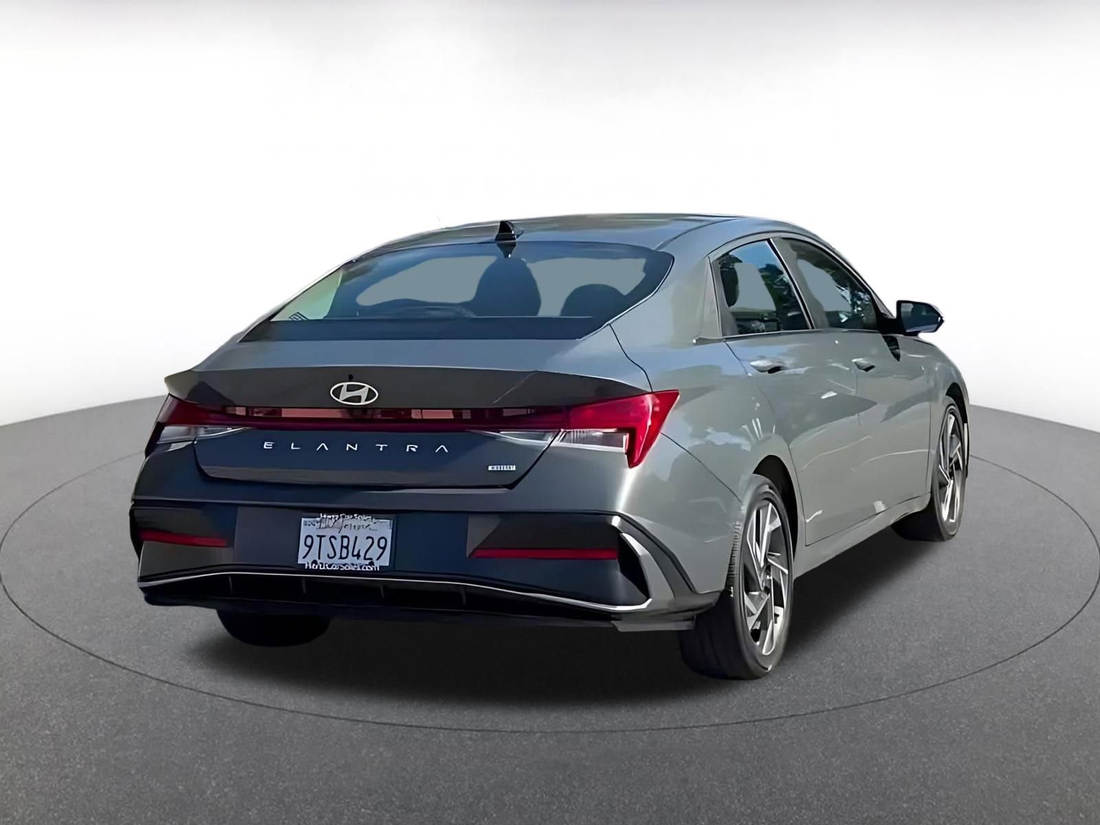 Thumbnail: 2025 Hyundai Elantra - 15