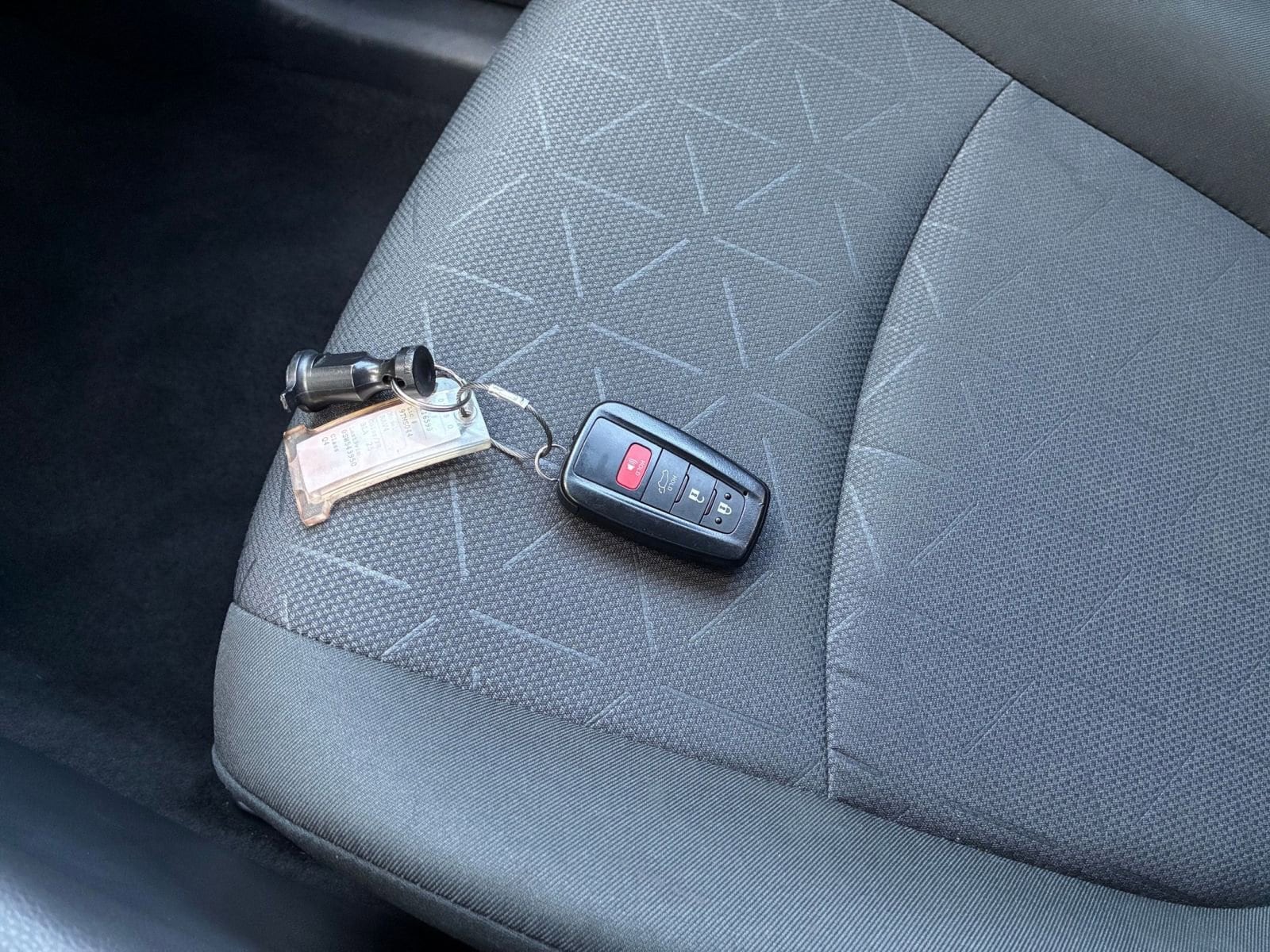 Thumbnail: 2025 Toyota RAV4 - 21