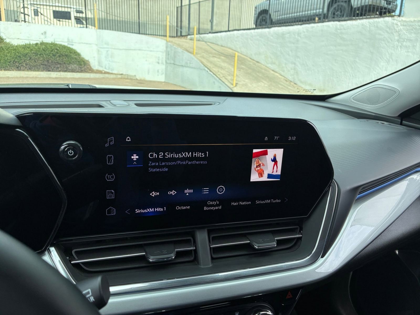 Thumbnail: 2025 Chevrolet Trax - 20