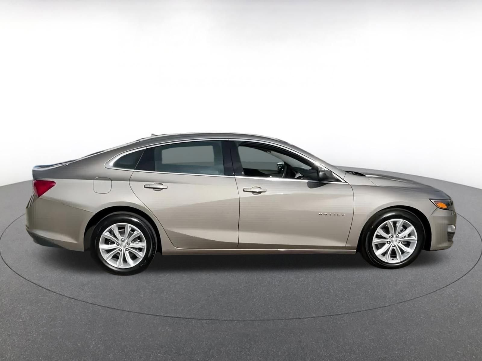 Thumbnail: 2023 Chevrolet Malibu - 16