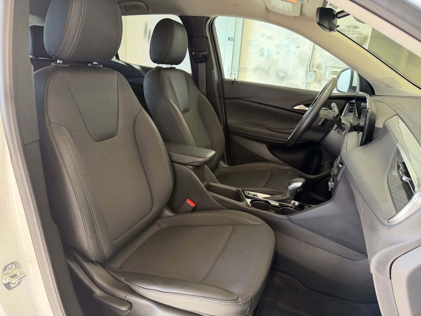 Thumbnail: 2025 Buick Encore GX - 34