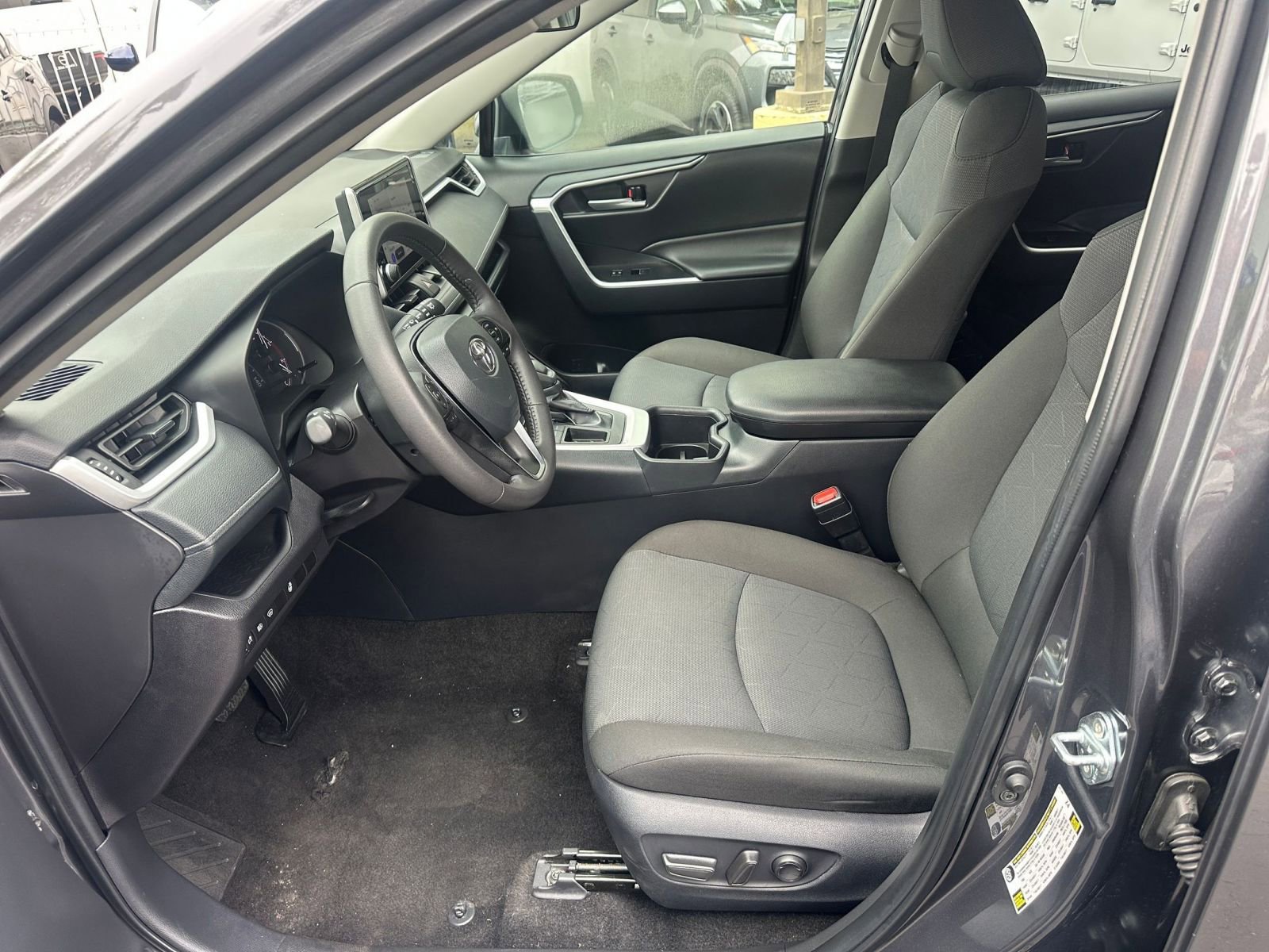 Thumbnail: 2025 Toyota RAV4 - 27