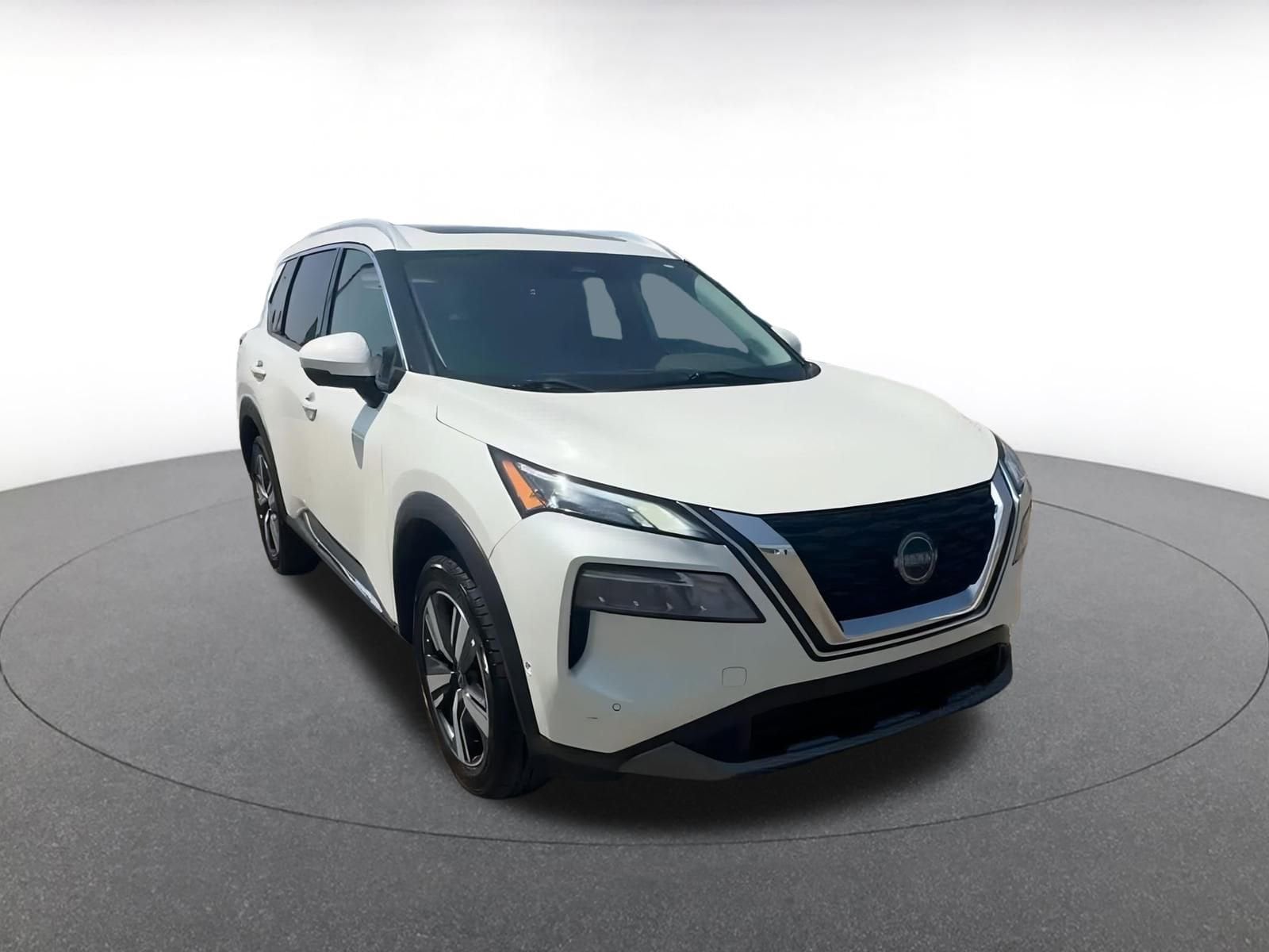 Thumbnail: 2023 Nissan Rogue - 3