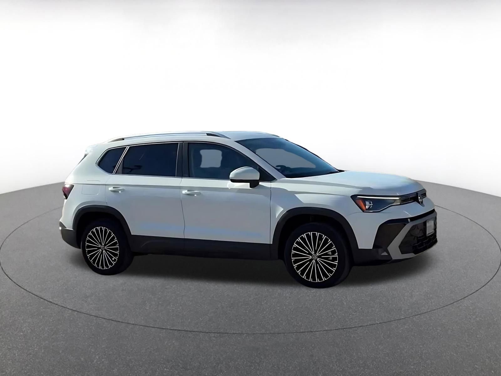 Thumbnail: 2025 Volkswagen Taos - 2