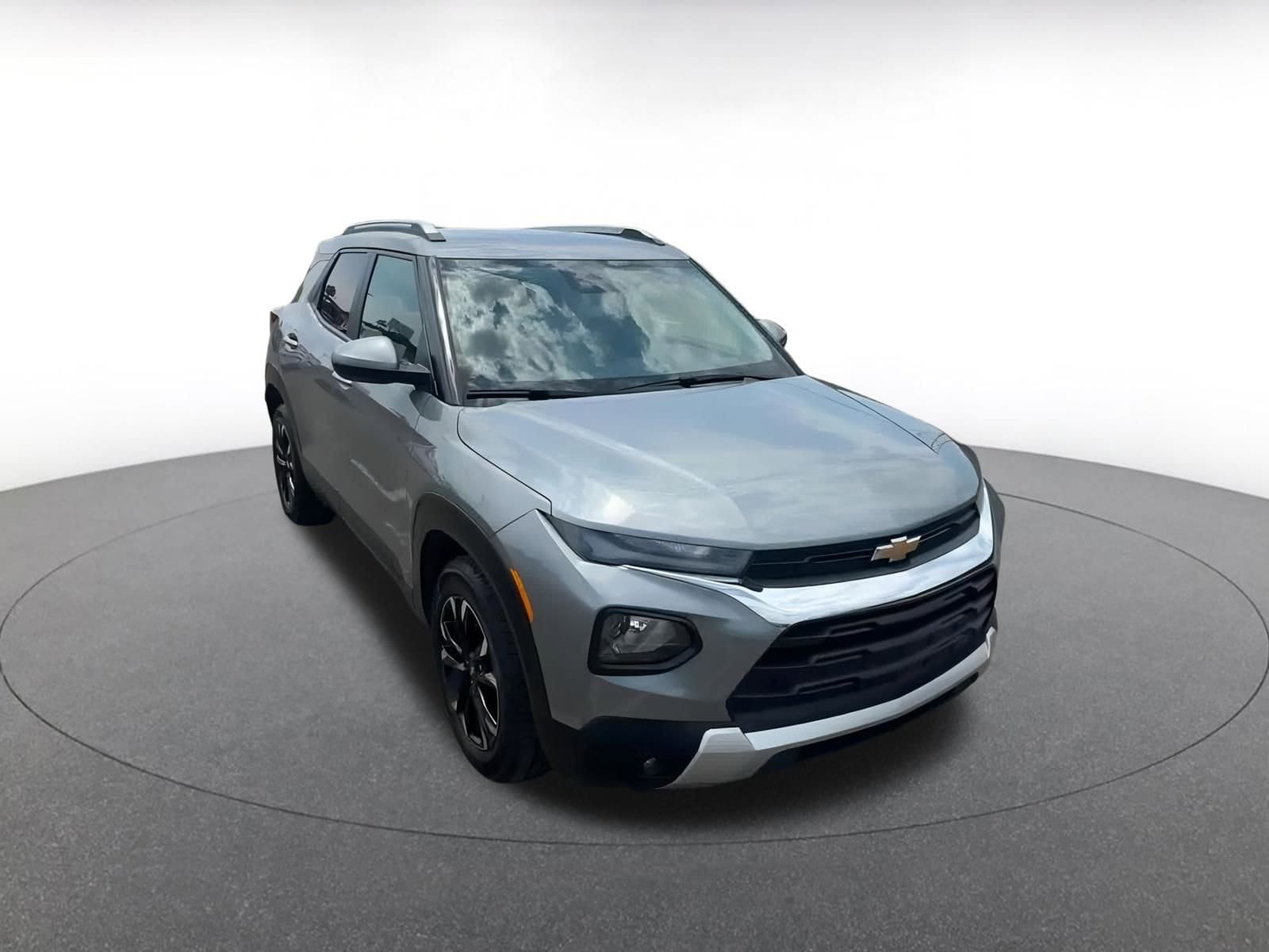 Thumbnail: 2023 Chevrolet TrailBlazer - 3