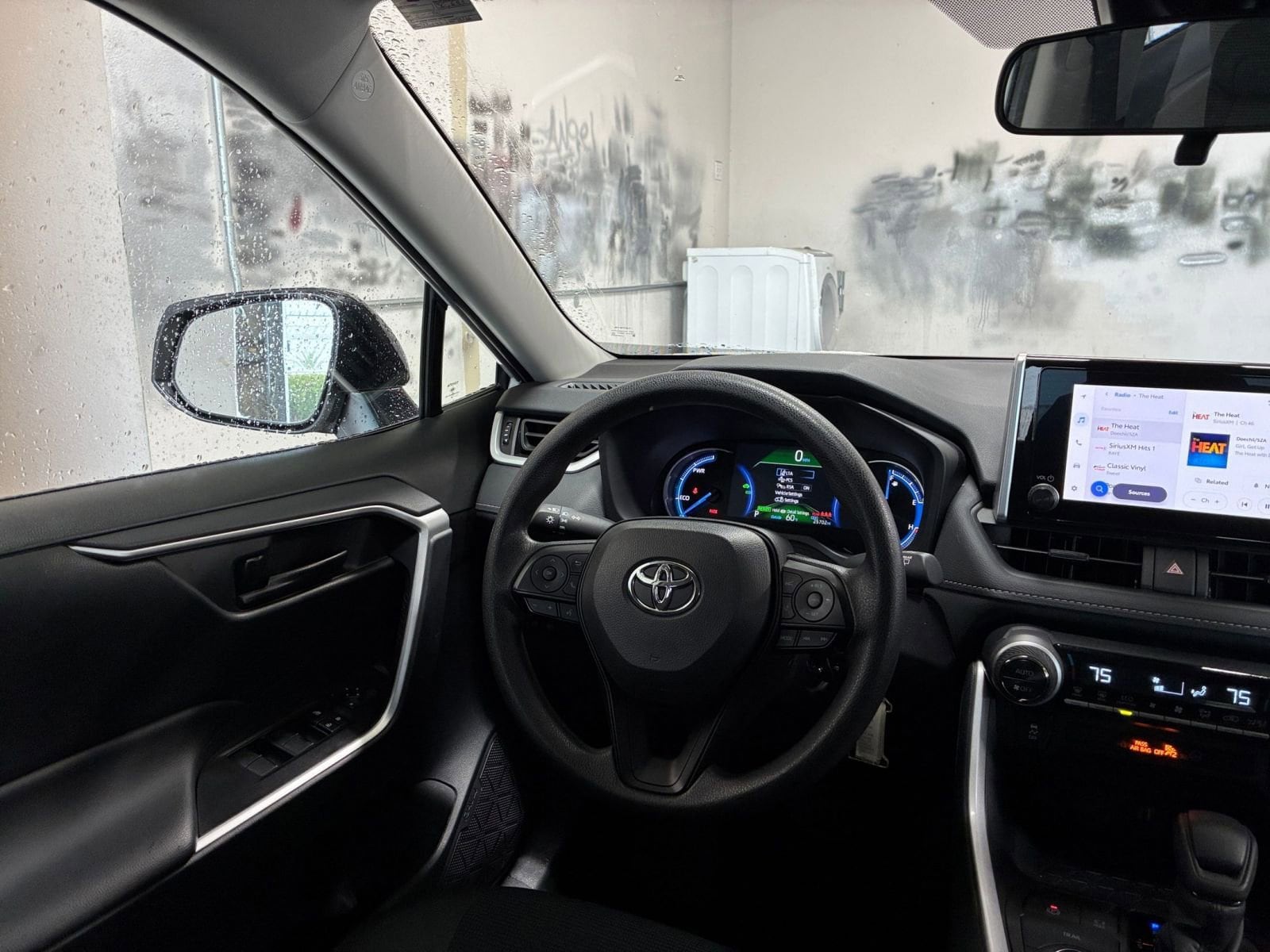 Thumbnail: 2025 Toyota RAV4 - 33