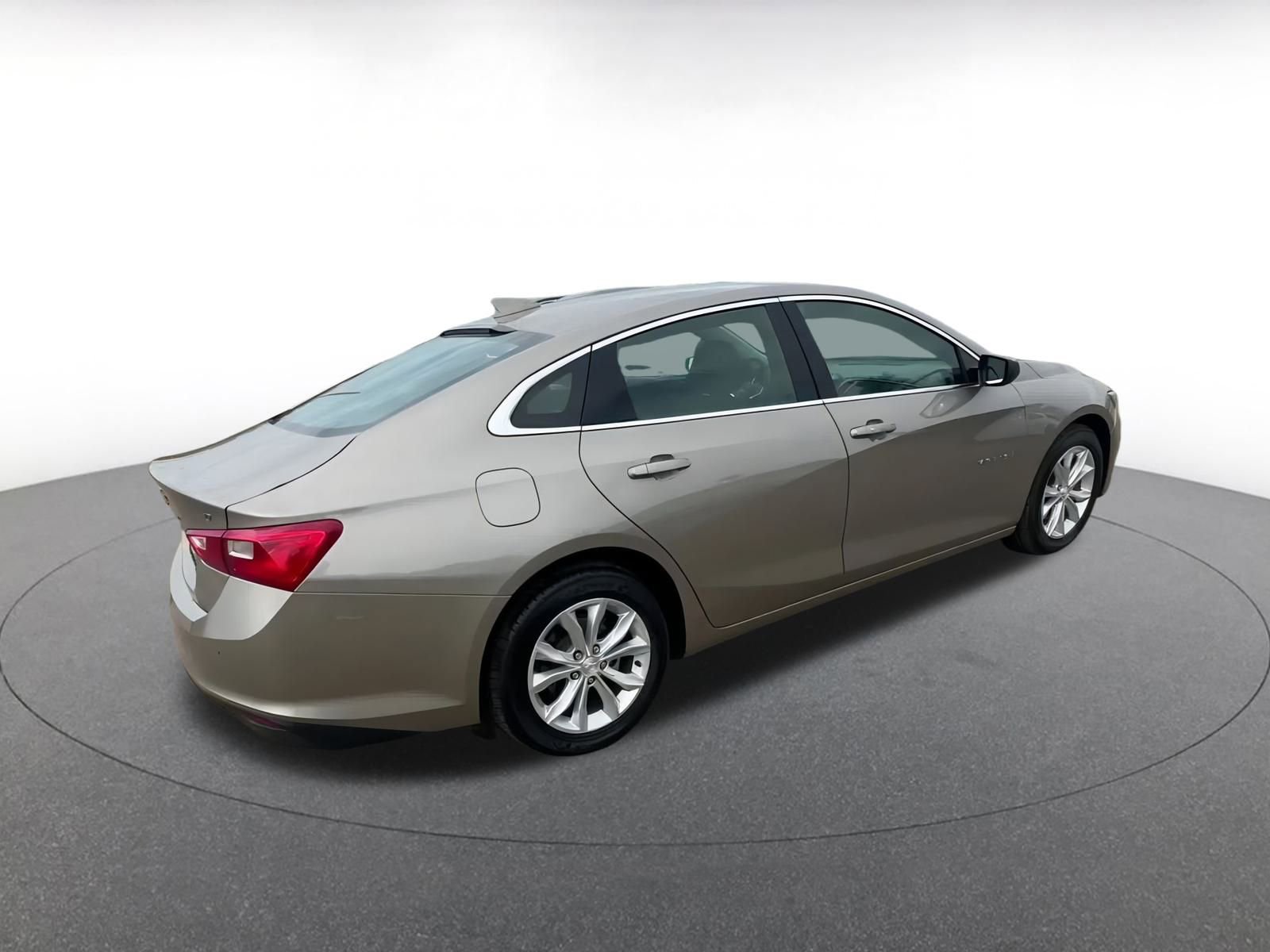 Thumbnail: 2024 Chevrolet Malibu - 15